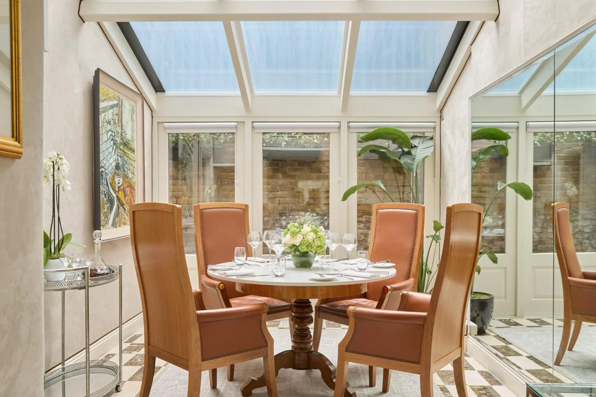 Photo of the whole room in The Montague On The Gardens