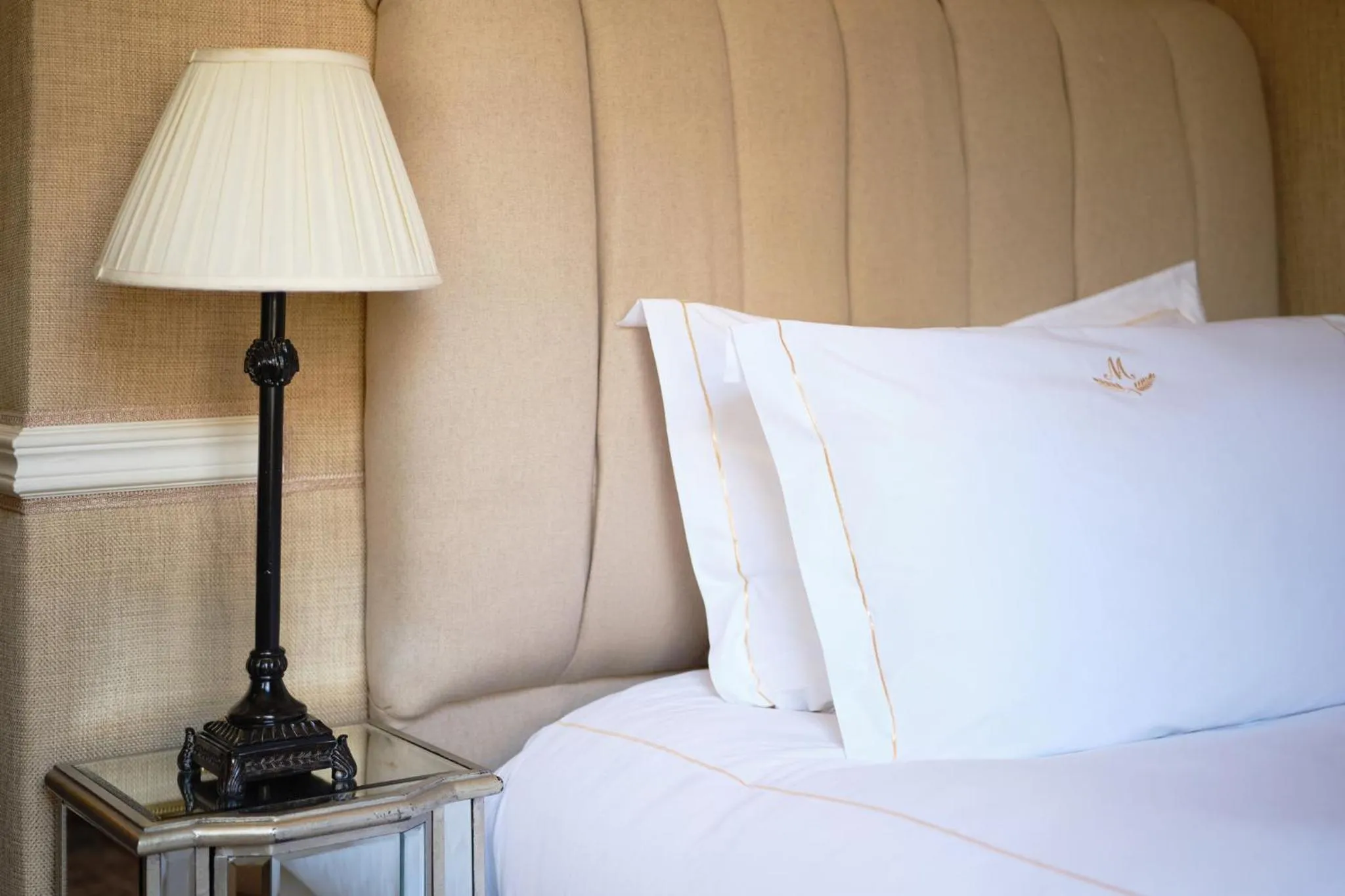 Photo of the whole room, Bed in The Montague On The Gardens