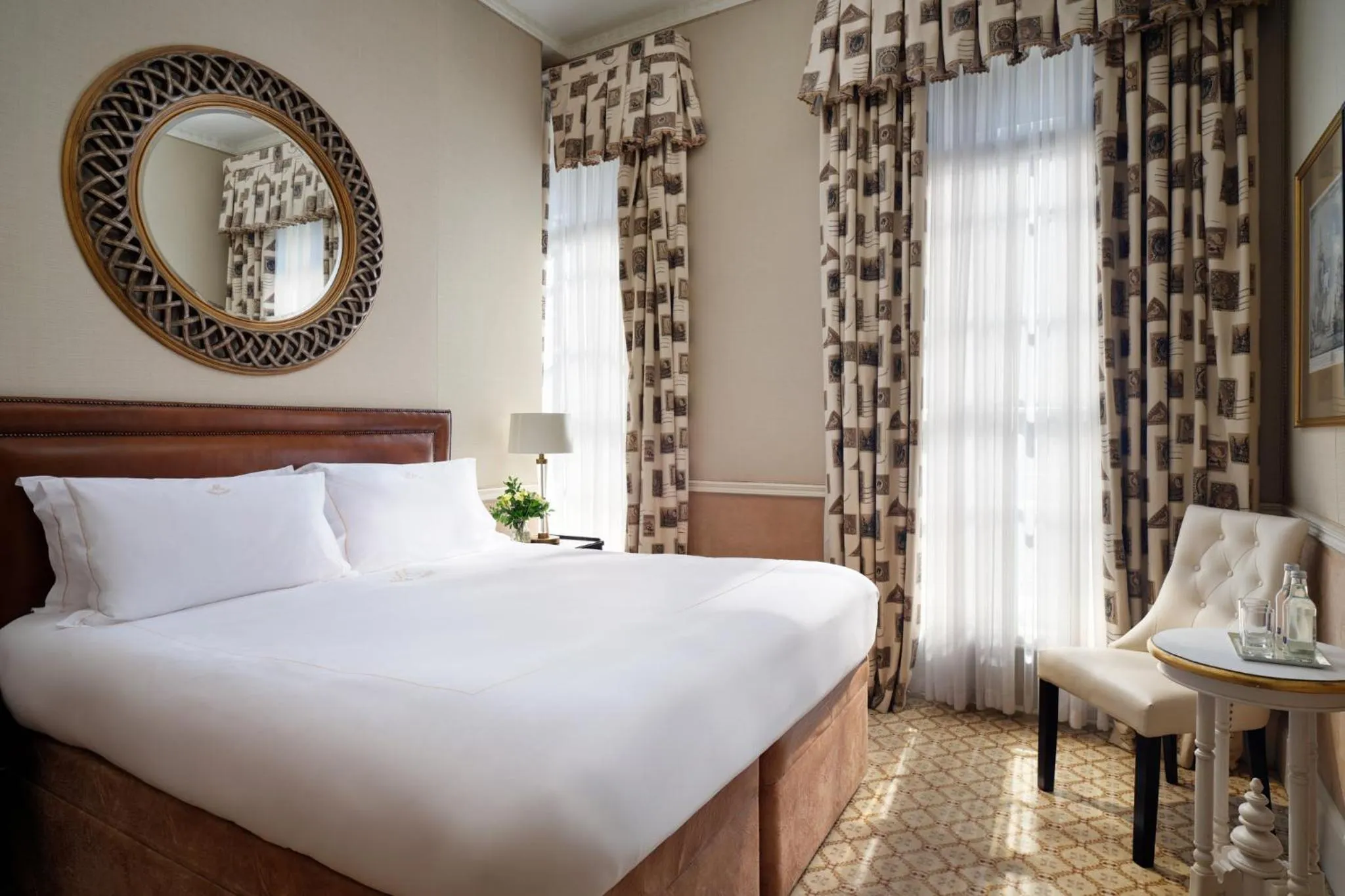 Bedroom, Bed in The Montague On The Gardens