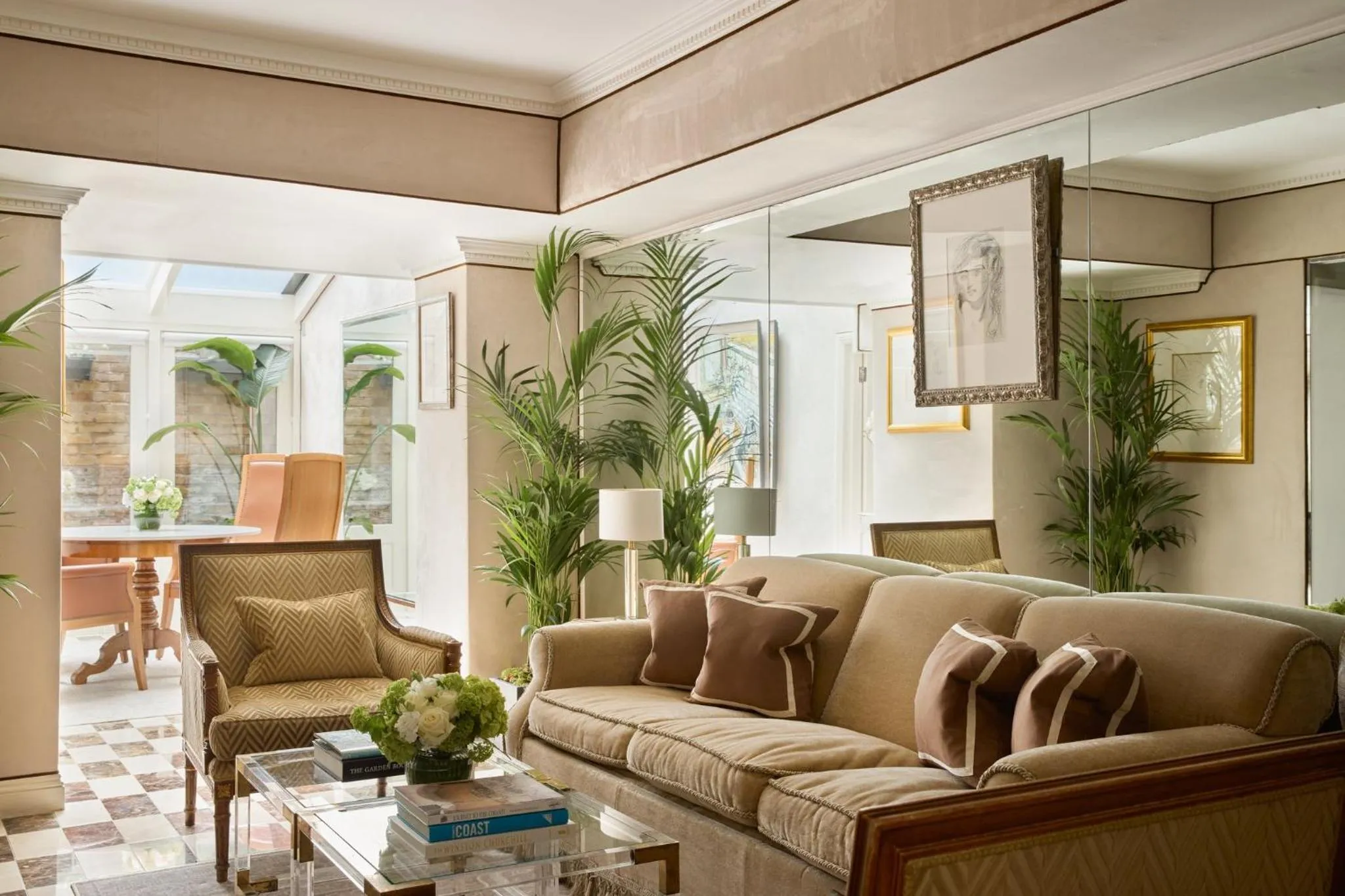 Photo of the whole room in The Montague On The Gardens