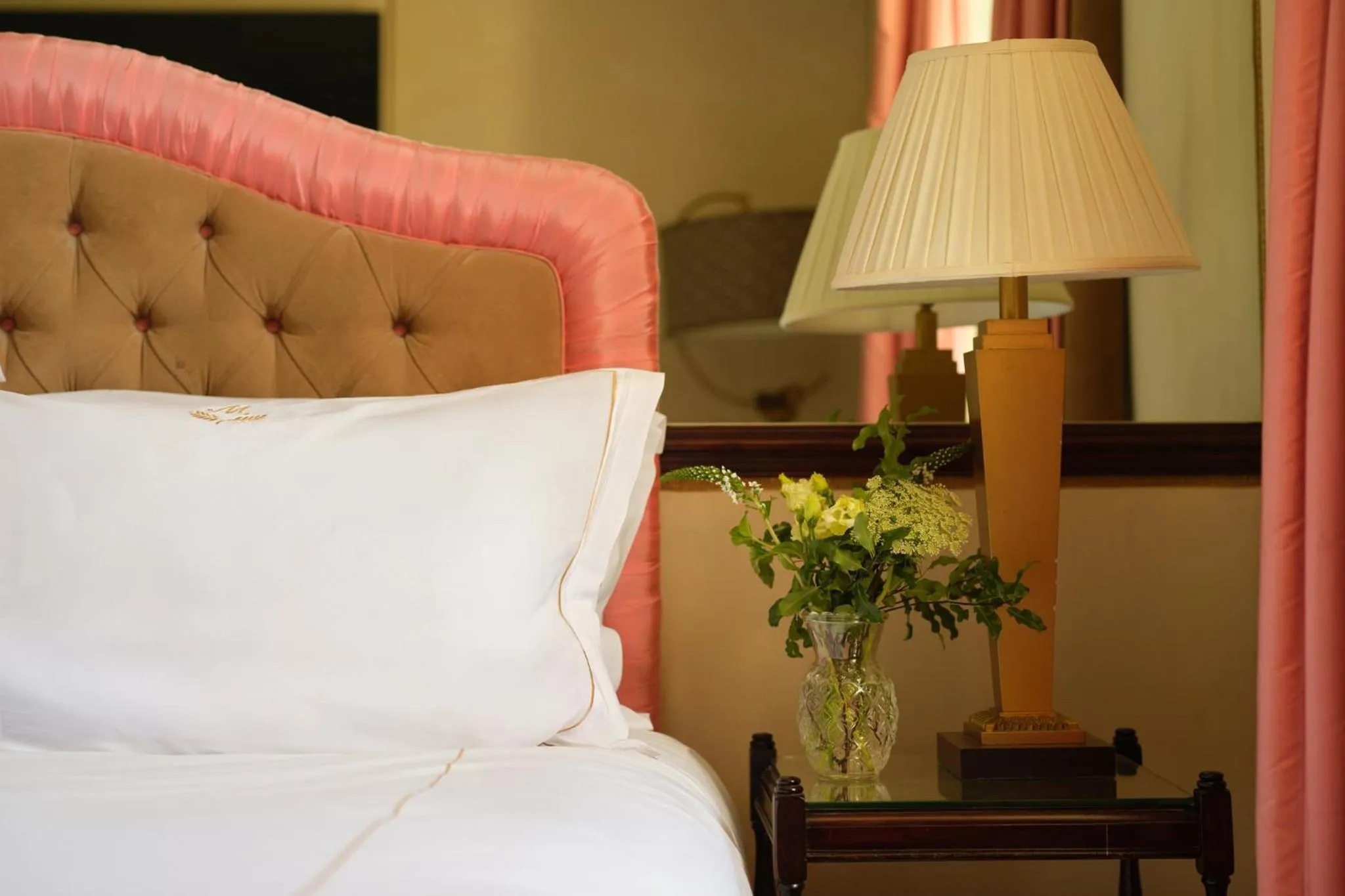 Photo of the whole room, Bed in The Montague On The Gardens