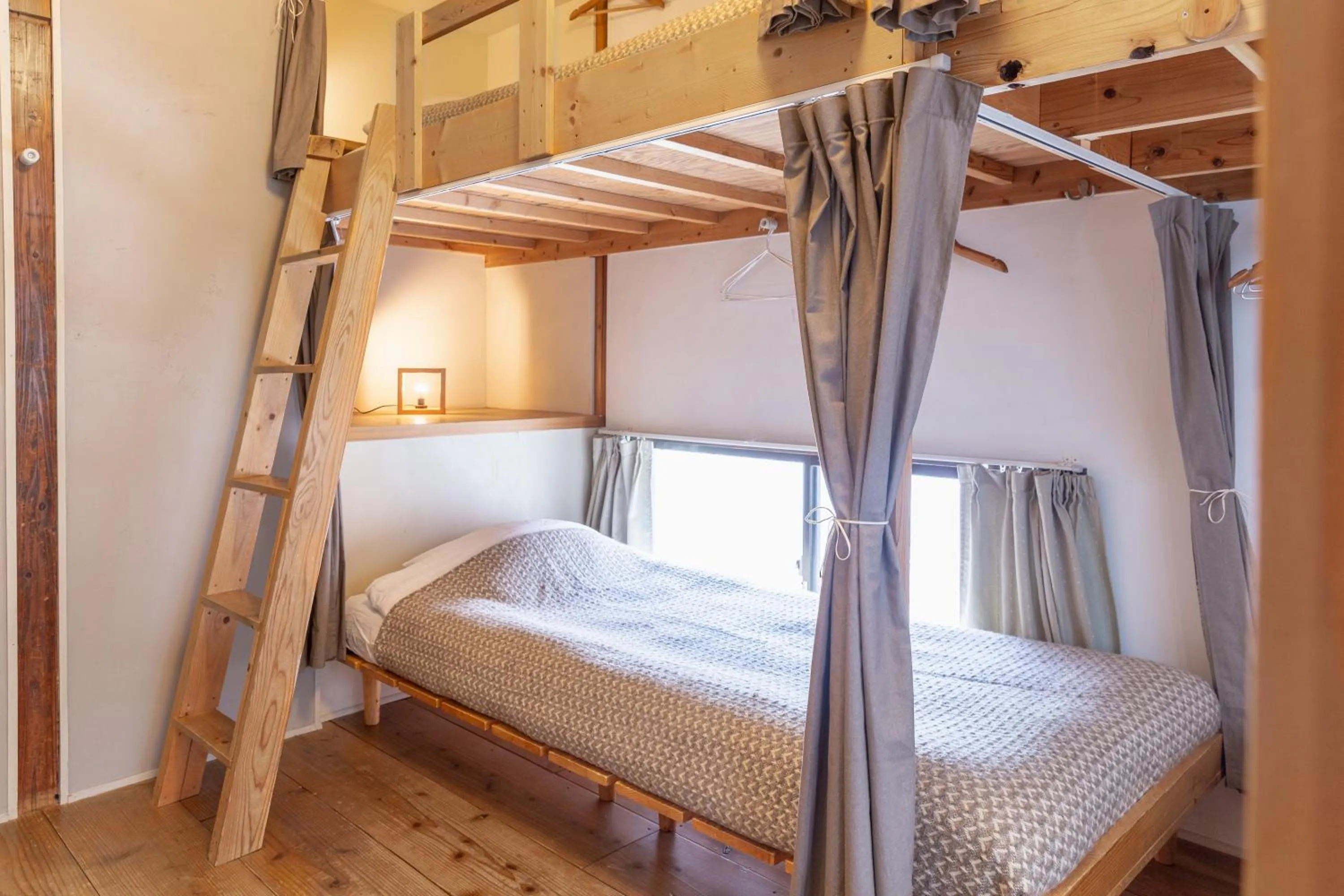 bunk bed, Bed in Tokyo Hikari Guesthouse