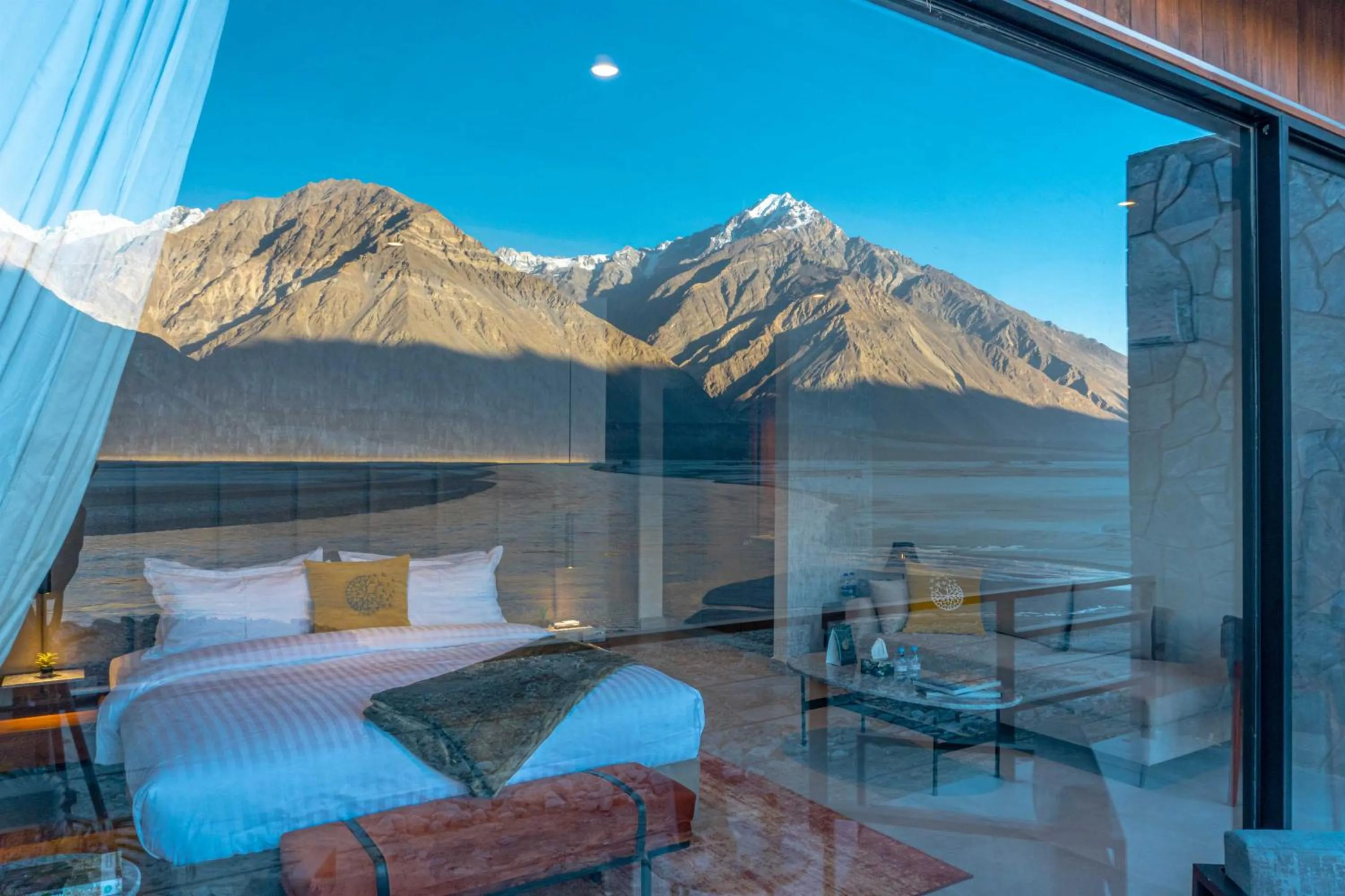 Bed in Himmel Skardu By Luxus
