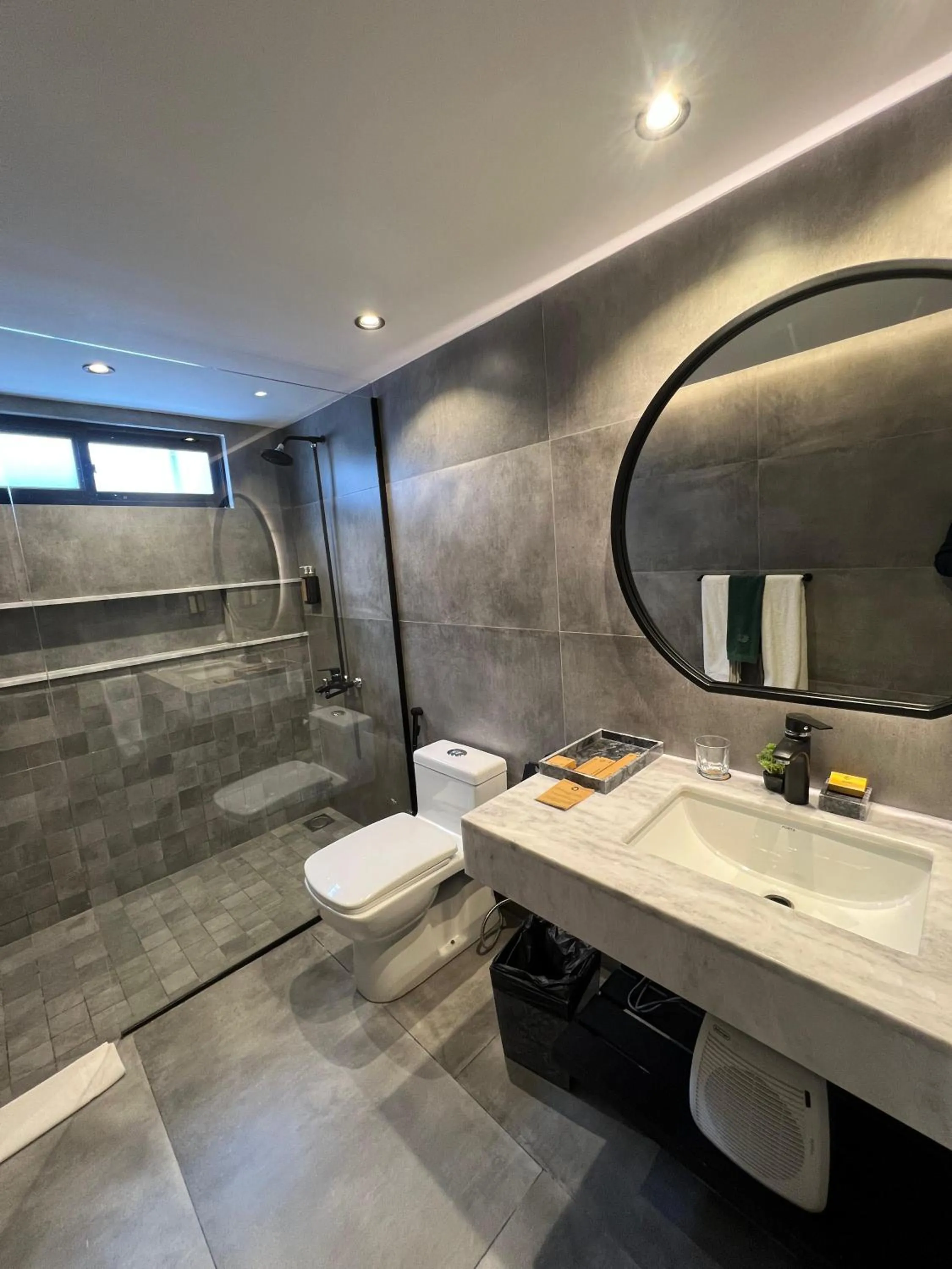 Bathroom in Himmel Skardu By Luxus