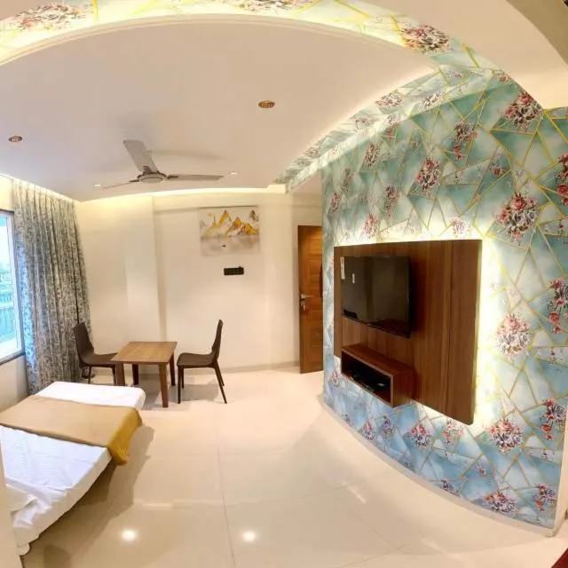 Communal lounge/ TV room in Hotel India Gate Narhe, Pune