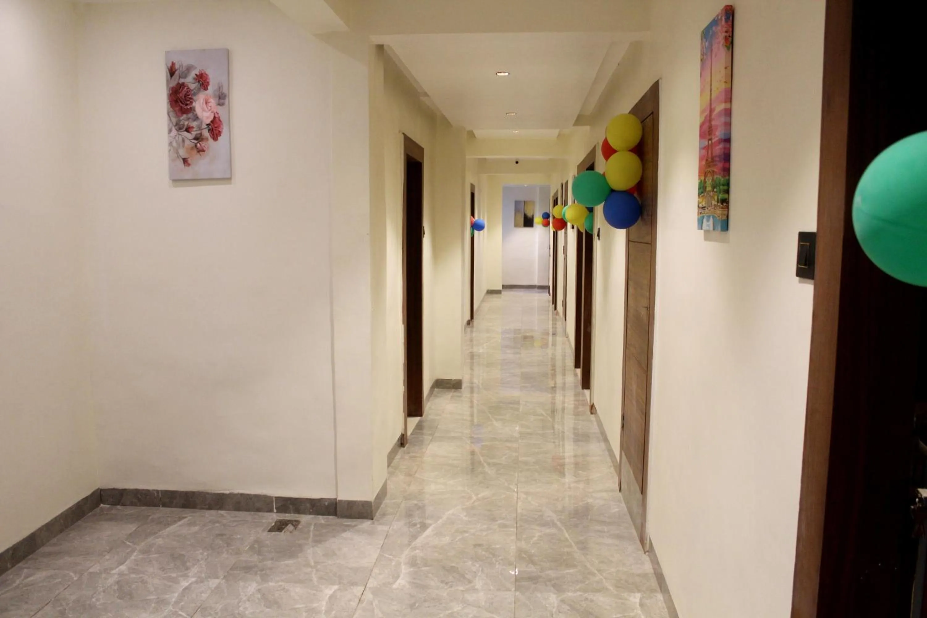 Lobby or reception in Hotel India Gate Narhe, Pune