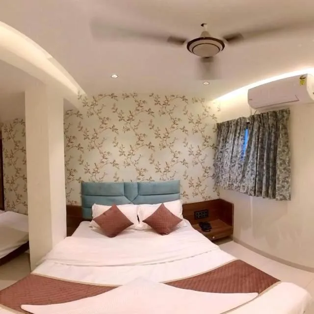 Bed in Hotel India Gate Narhe, Pune
