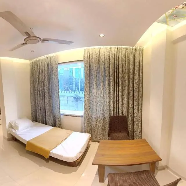 Bed in Hotel India Gate Narhe, Pune