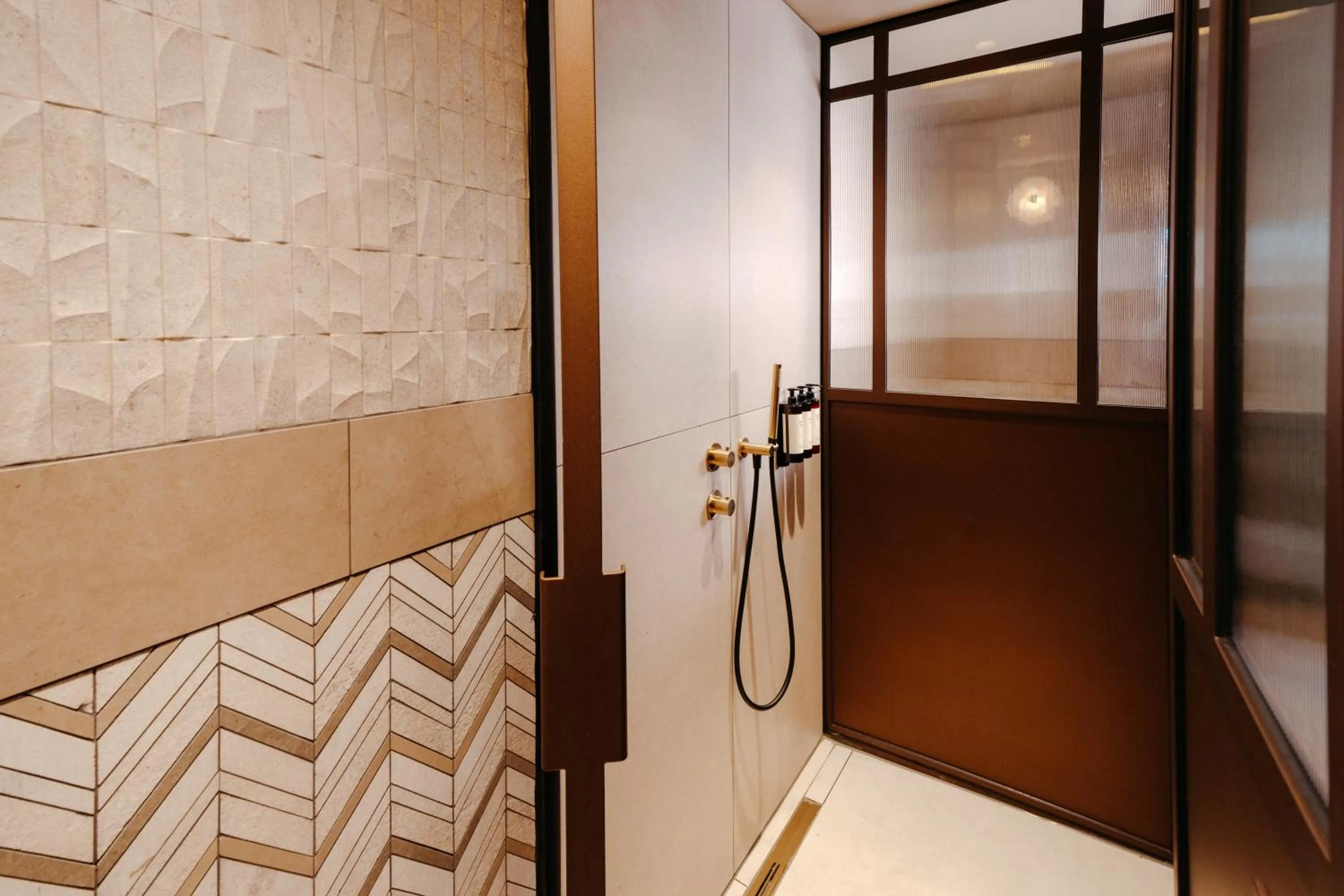 Shower in The Diamond Amsterdam