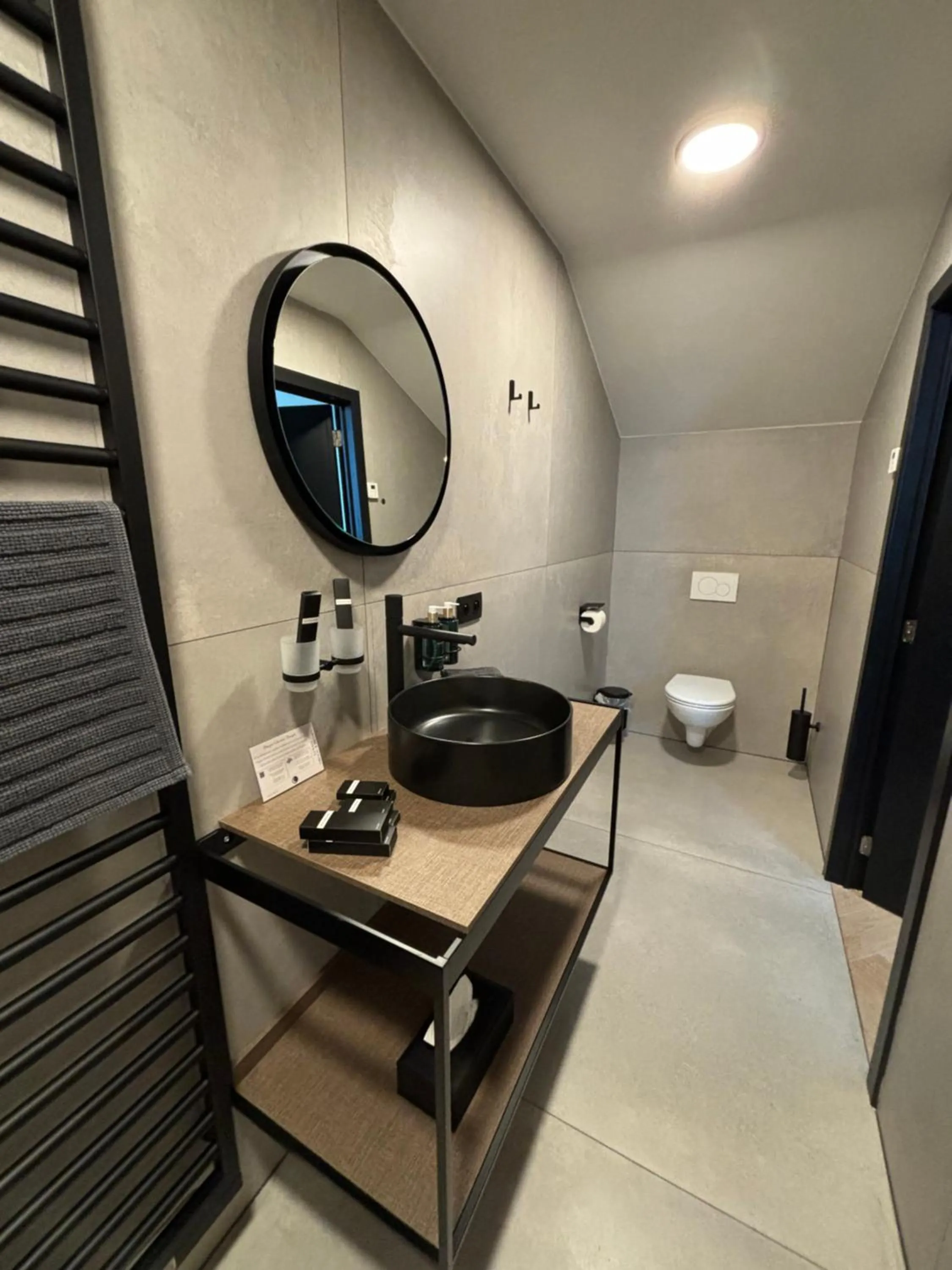 Toilet in Hotel Mezza Notte