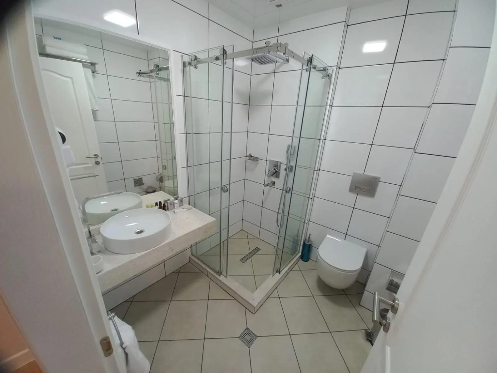 Shower in Hotel Black Sea