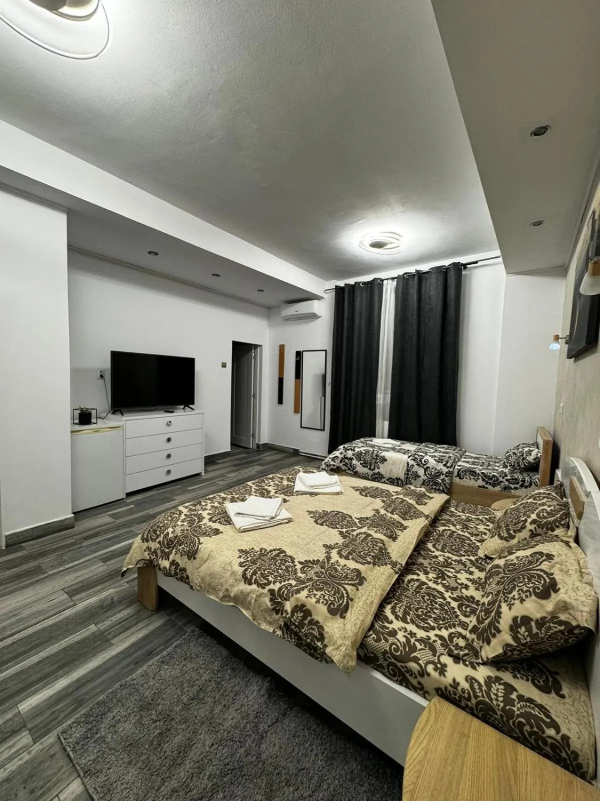 Bed in Pensiunea Old Sheriff