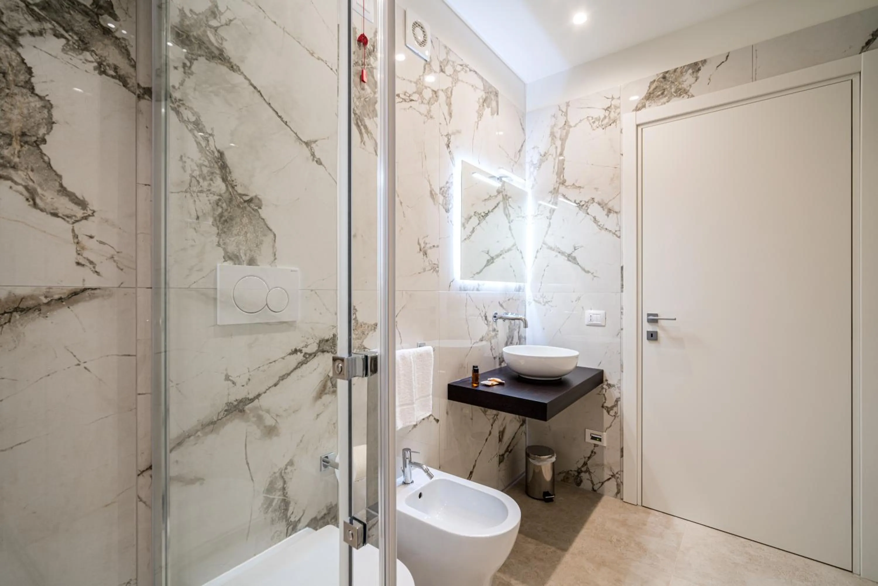 Shower in I Due Mori - Luxury Rooms