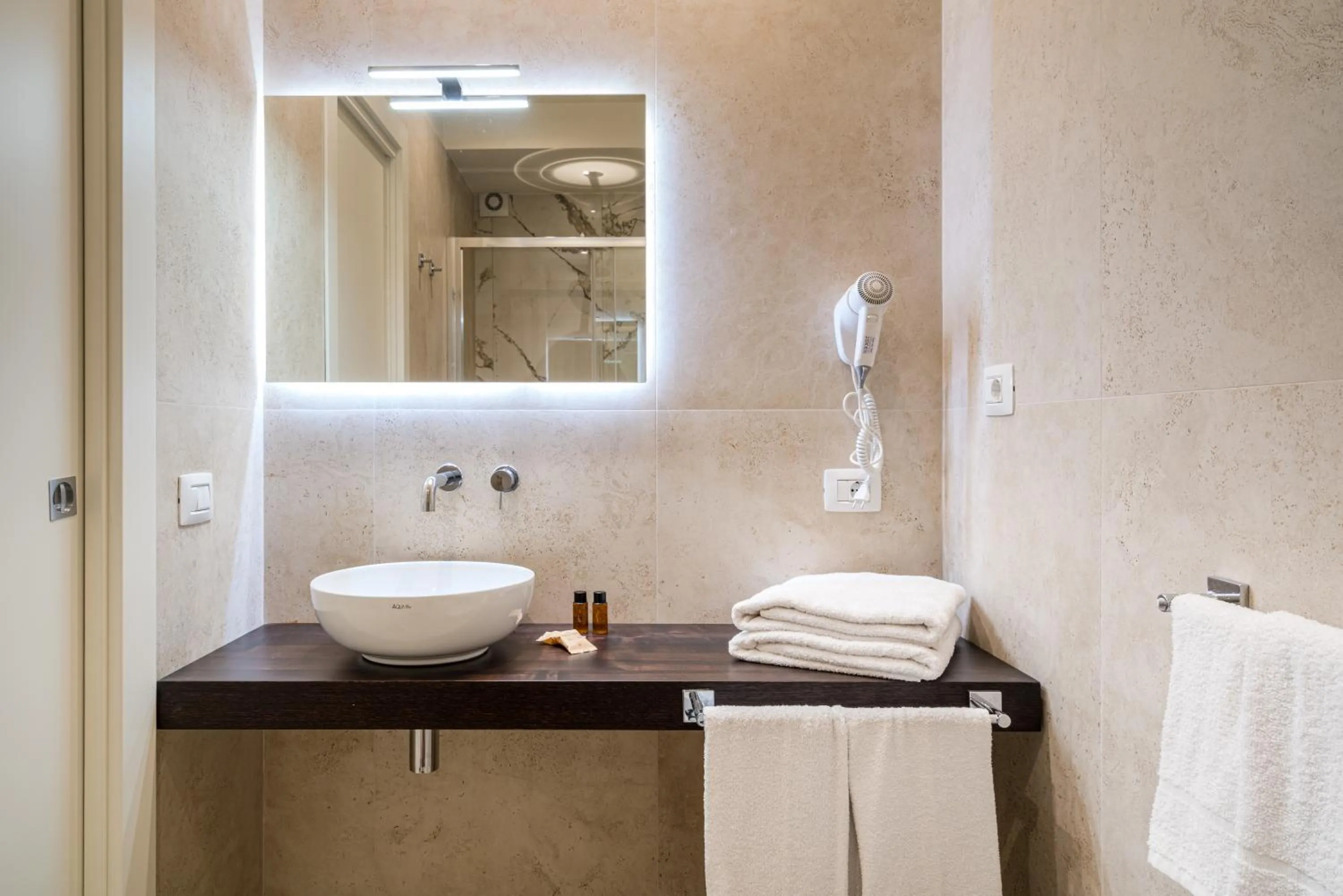 Shower in I Due Mori - Luxury Rooms