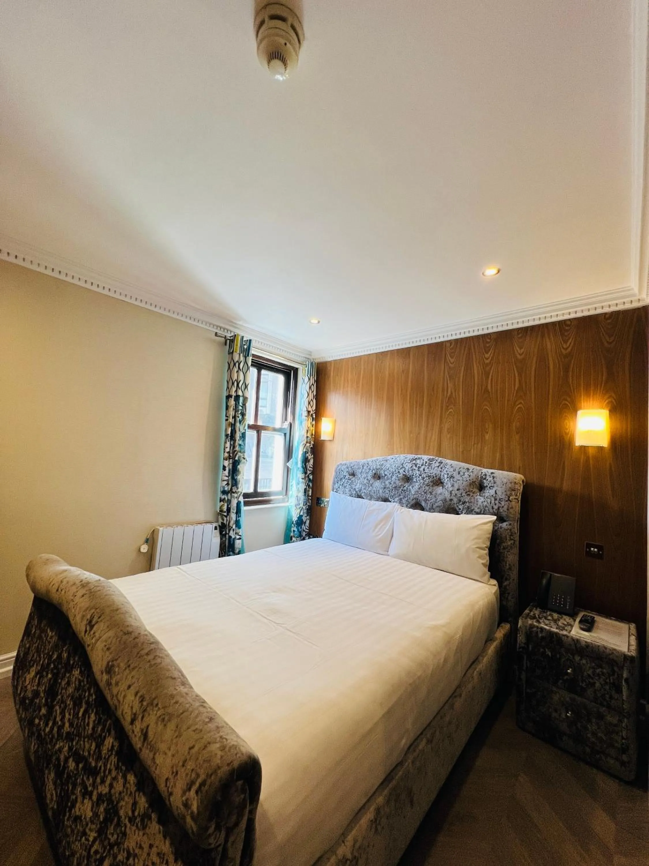 Bed in Cheshire Hotel Central London