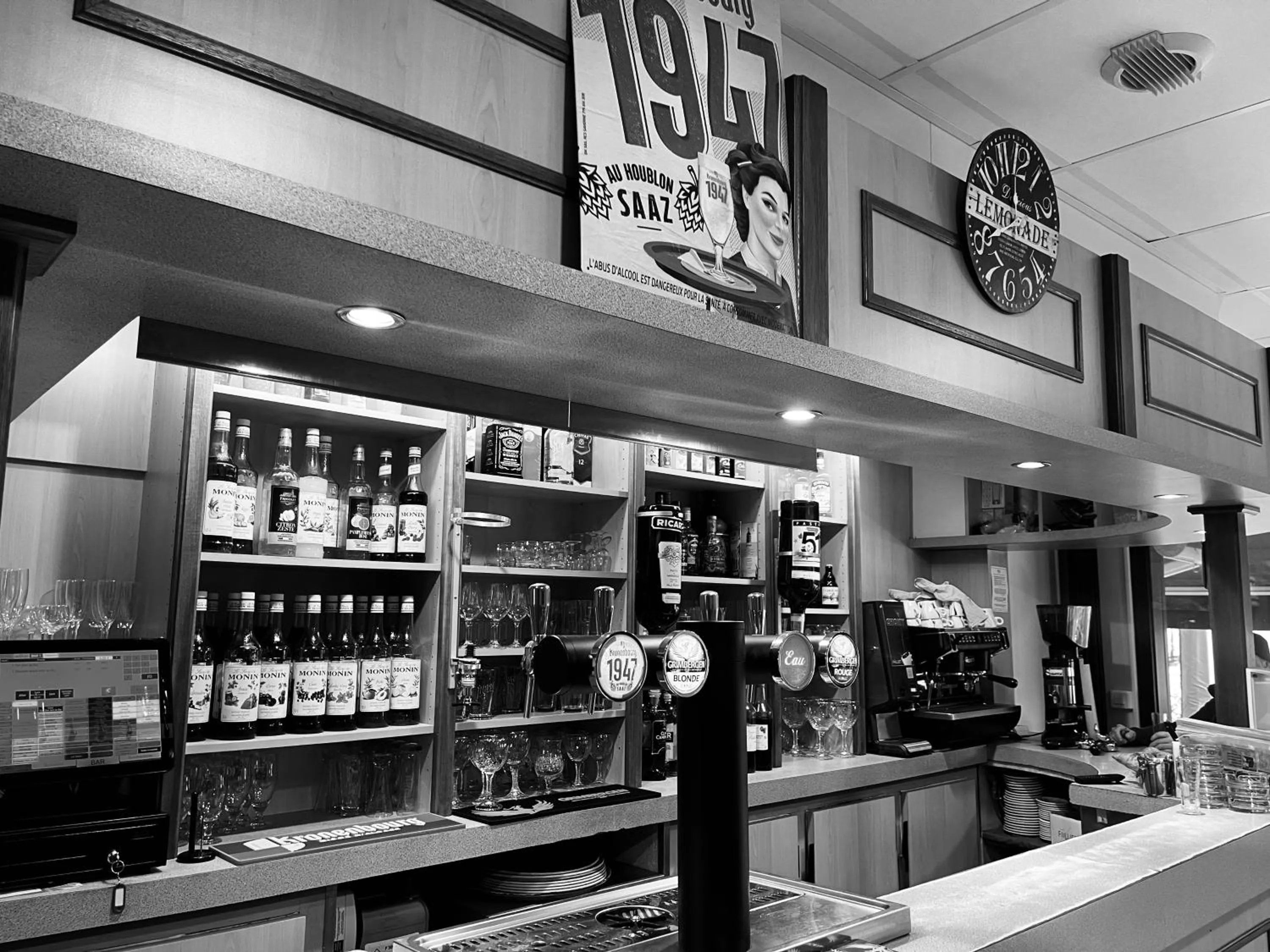 Lounge or bar in Logis Hôtel Le Bocage