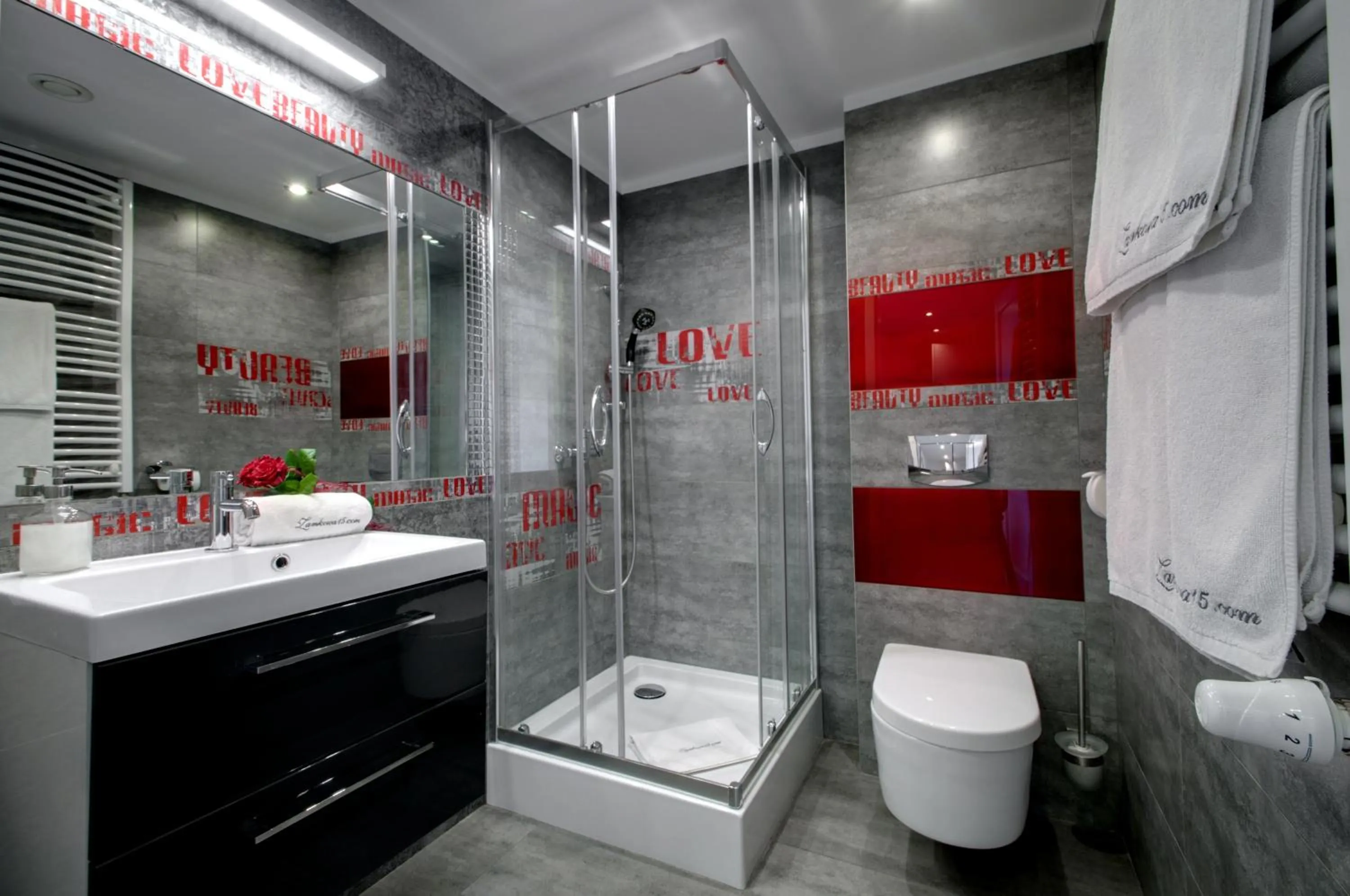 Shower in Zamkowa15 Apartments