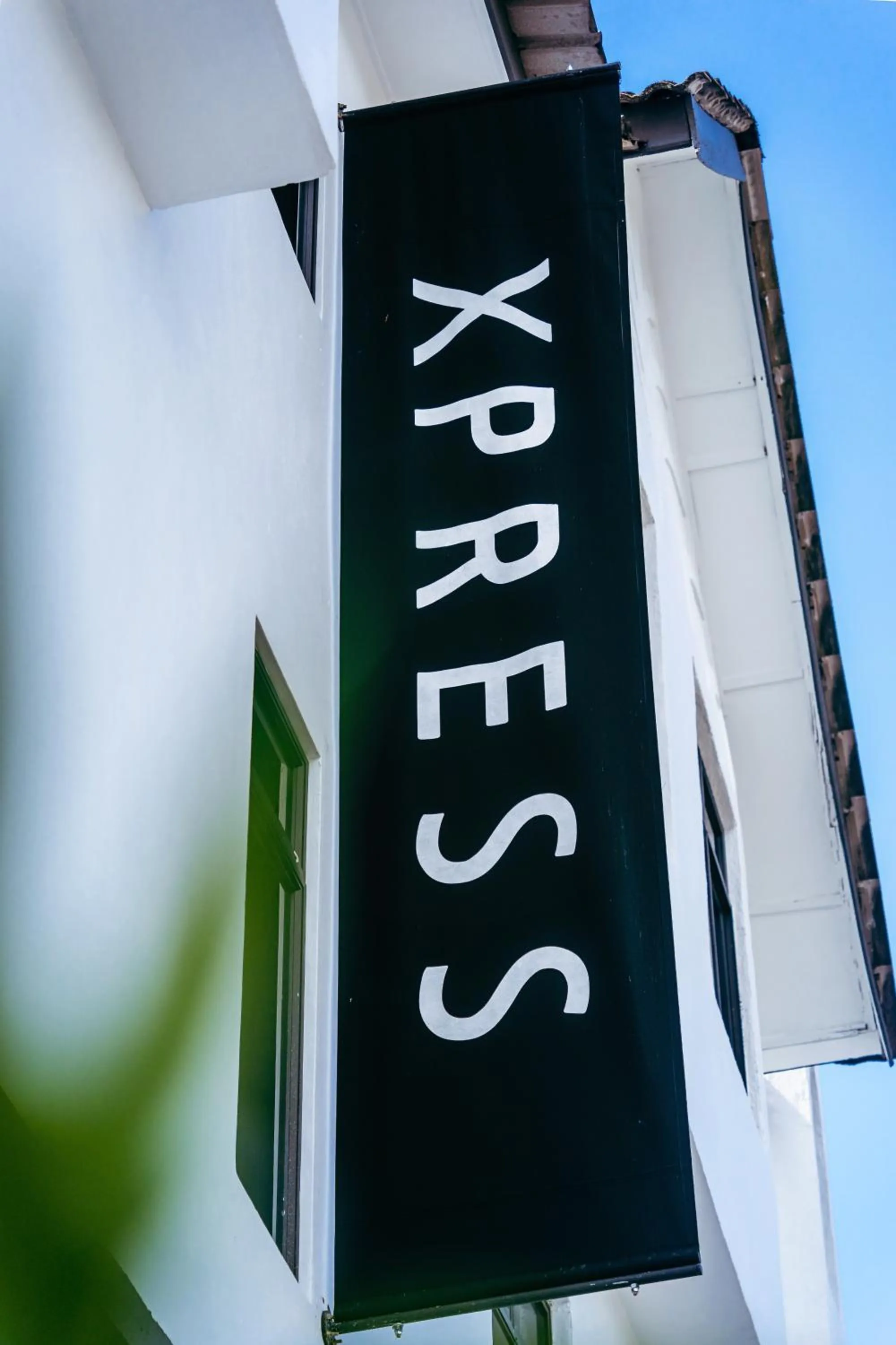 Property logo or sign in HAKO XPRESS TAMPOI