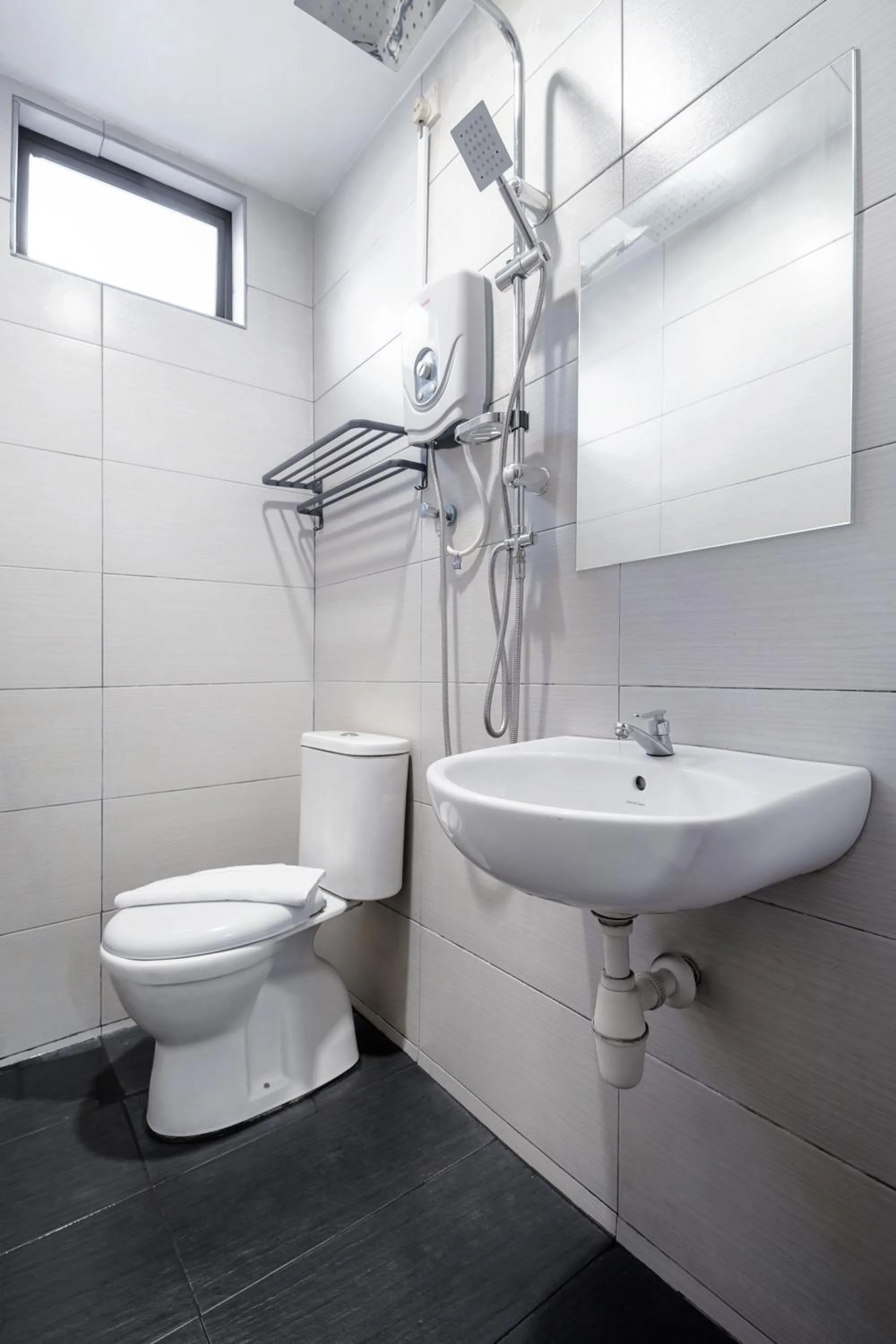 Bathroom in HAKO XPRESS TAMPOI