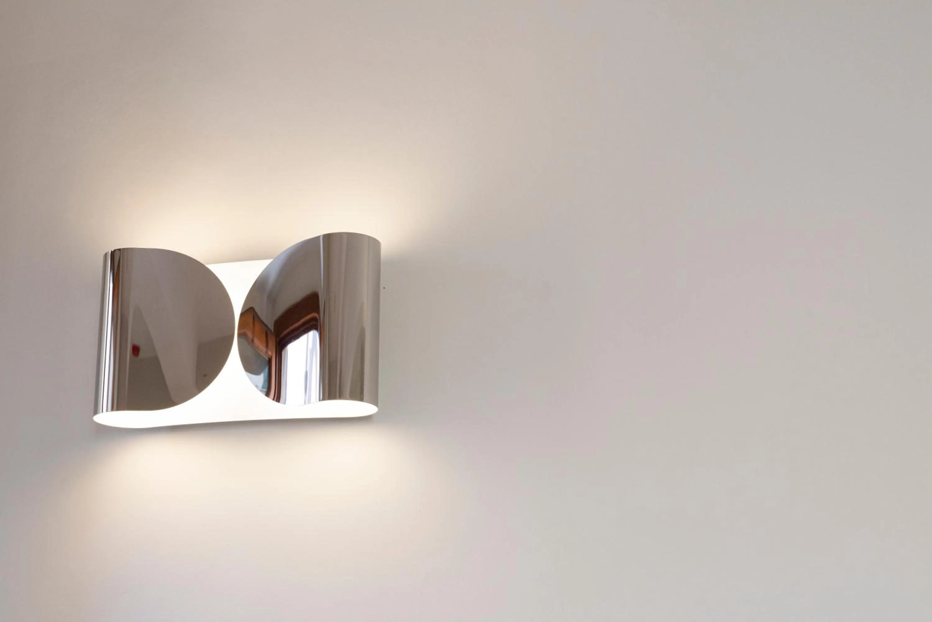 Decorative detail in Tornabuoni Place by Mmega