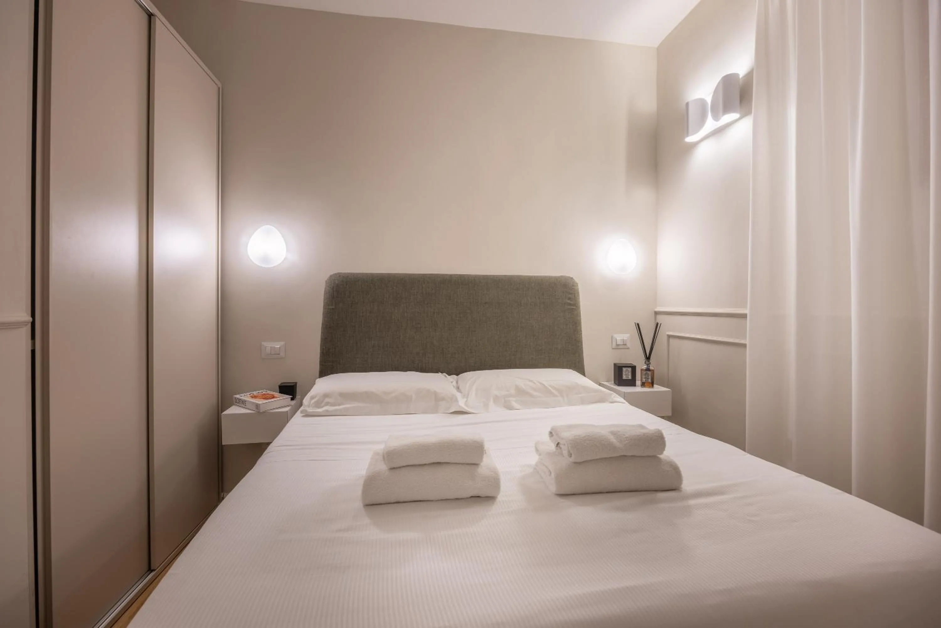 Bed in Tornabuoni Place by Mmega