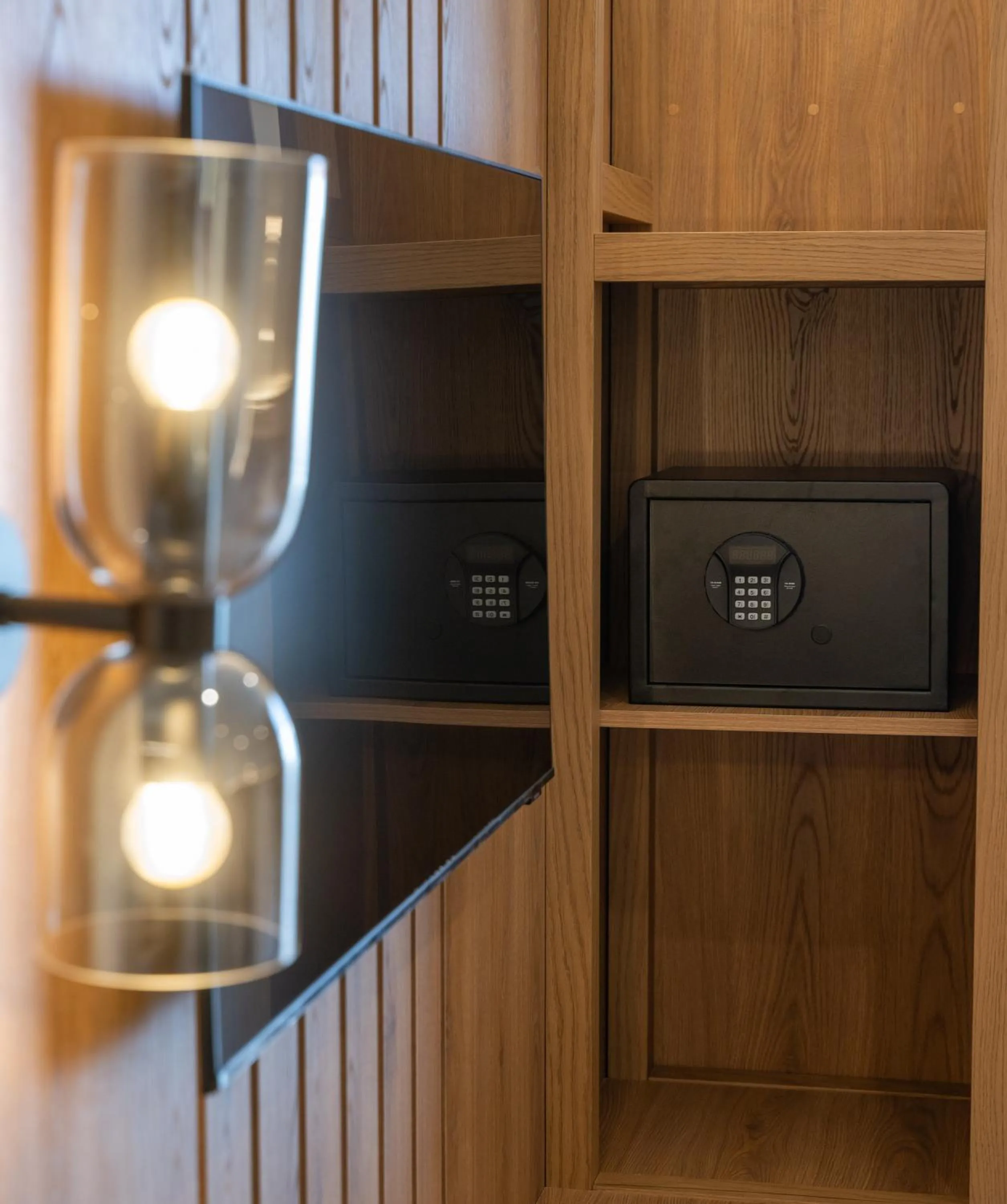 TV and multimedia in Sunrise SeaSide Suites