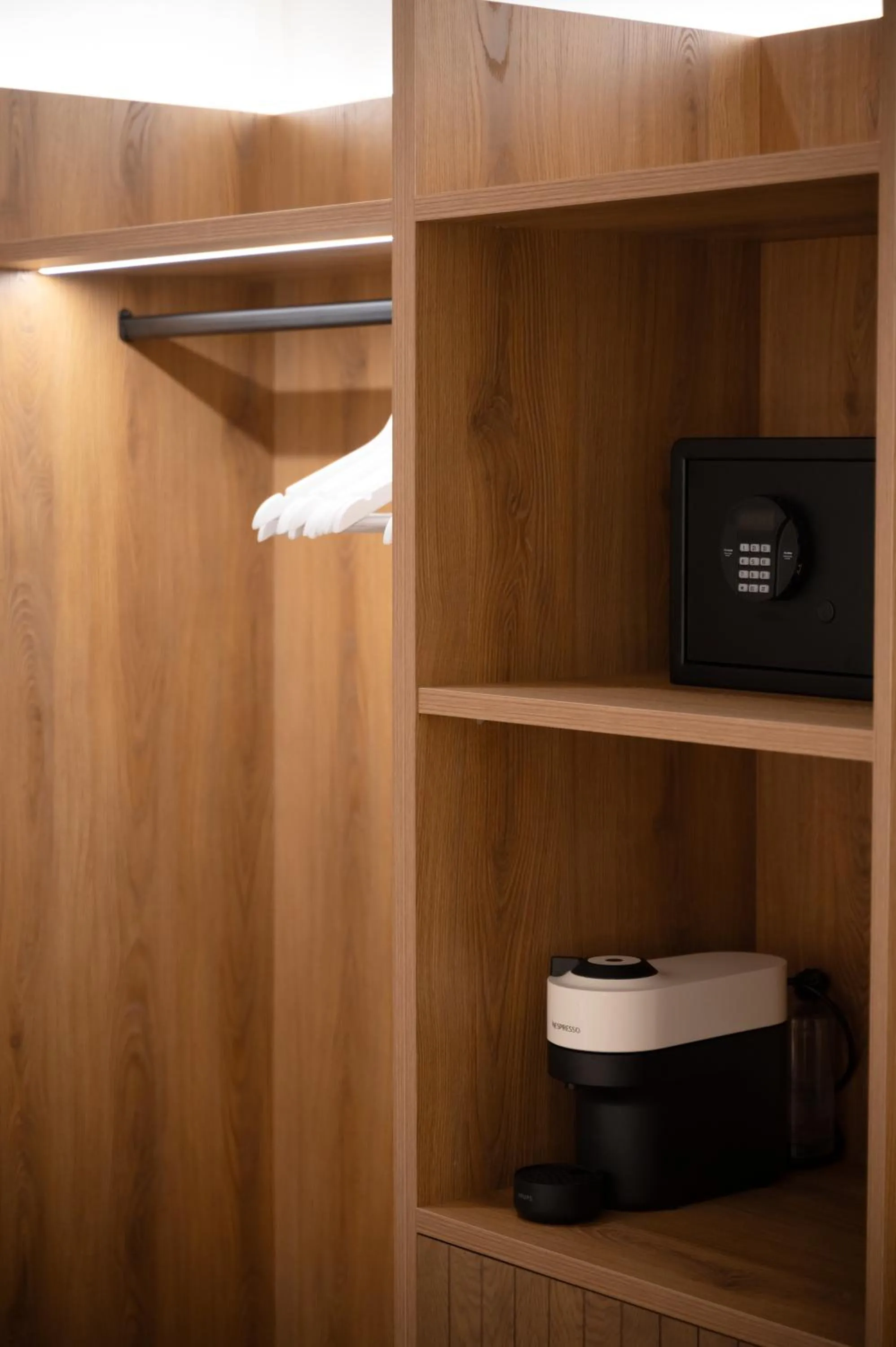 Coffee/tea facilities in Sunrise SeaSide Suites