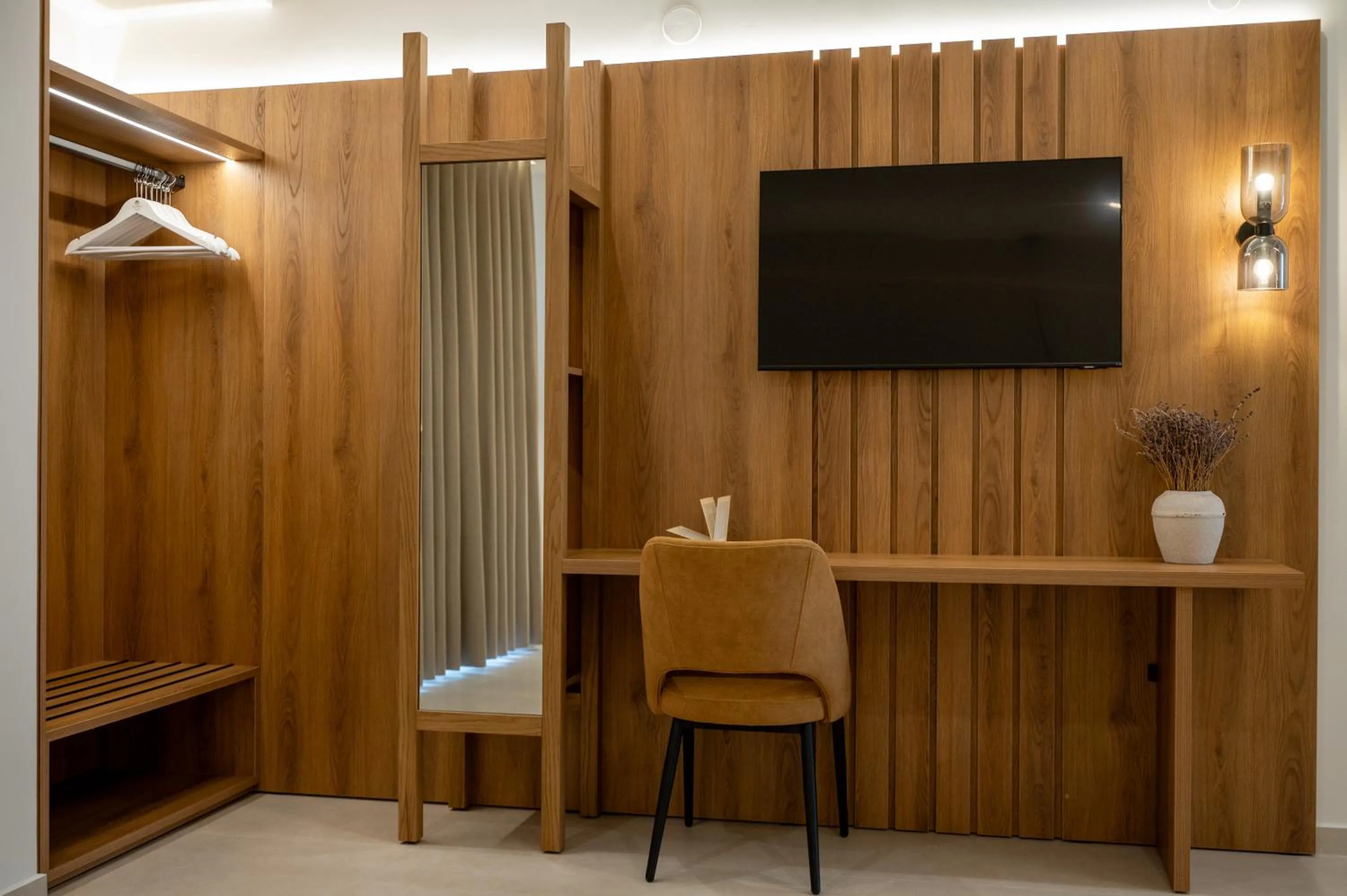 TV and multimedia in Sunrise SeaSide Suites