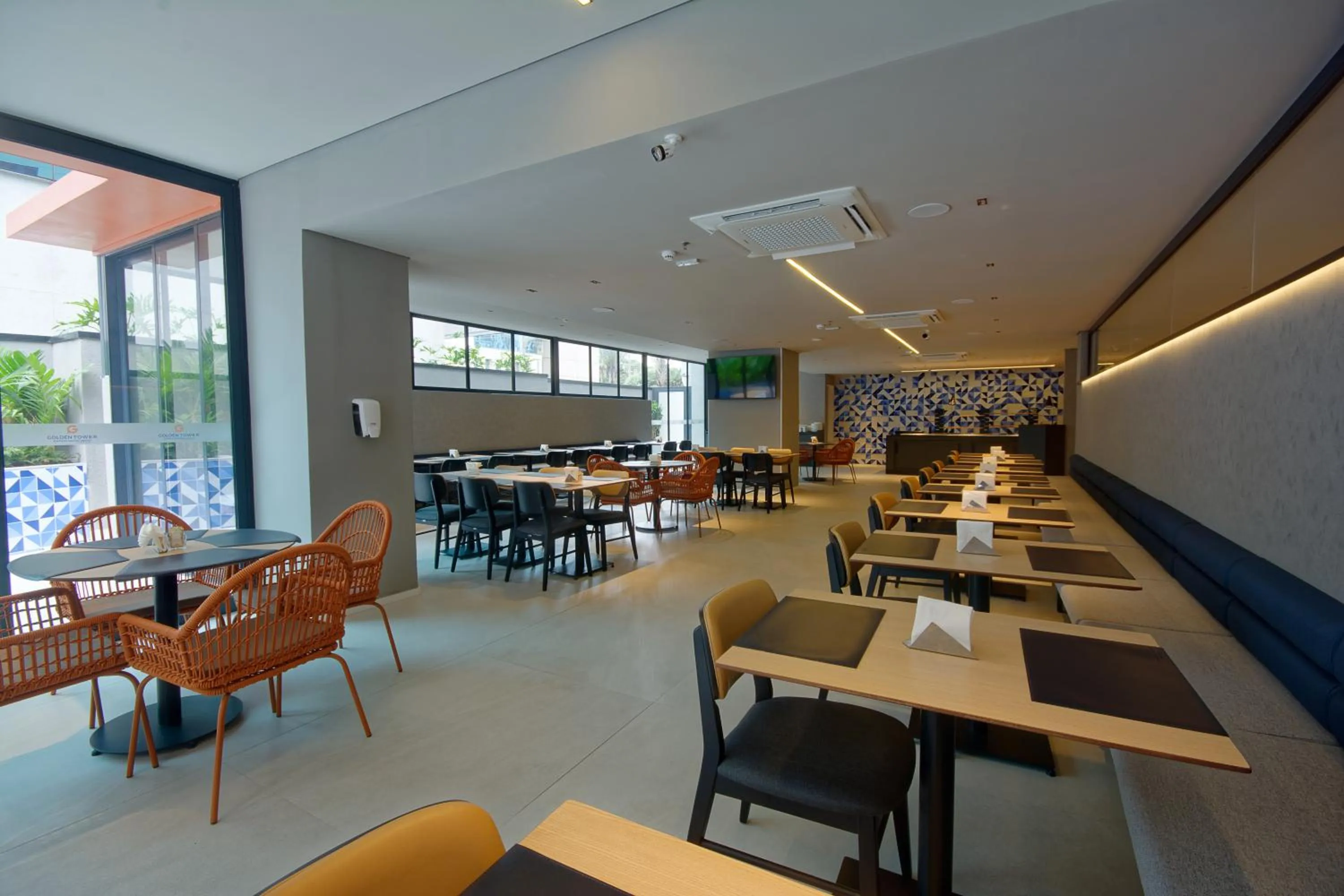 Golden Tower Express Nações Unidas by Fênix Hotéis