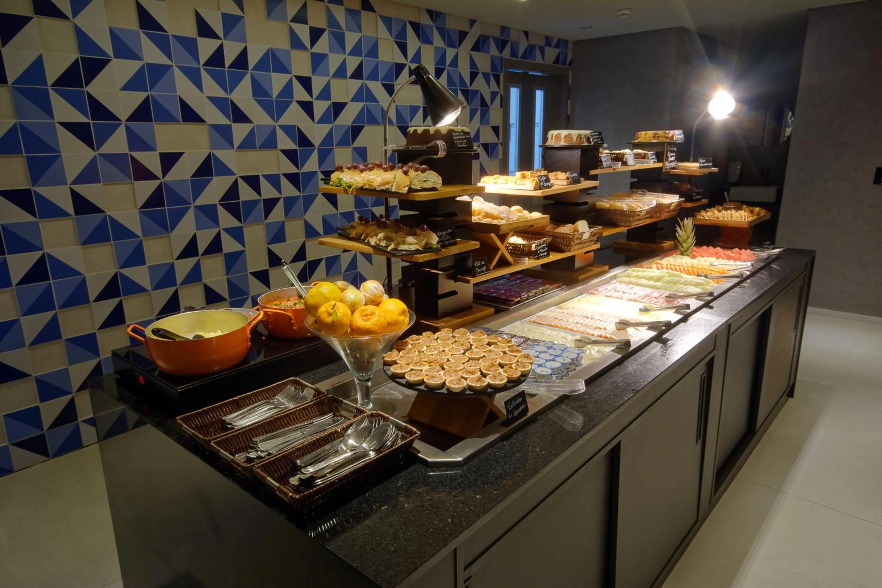 Golden Tower Express Nações Unidas by Fênix Hotéis