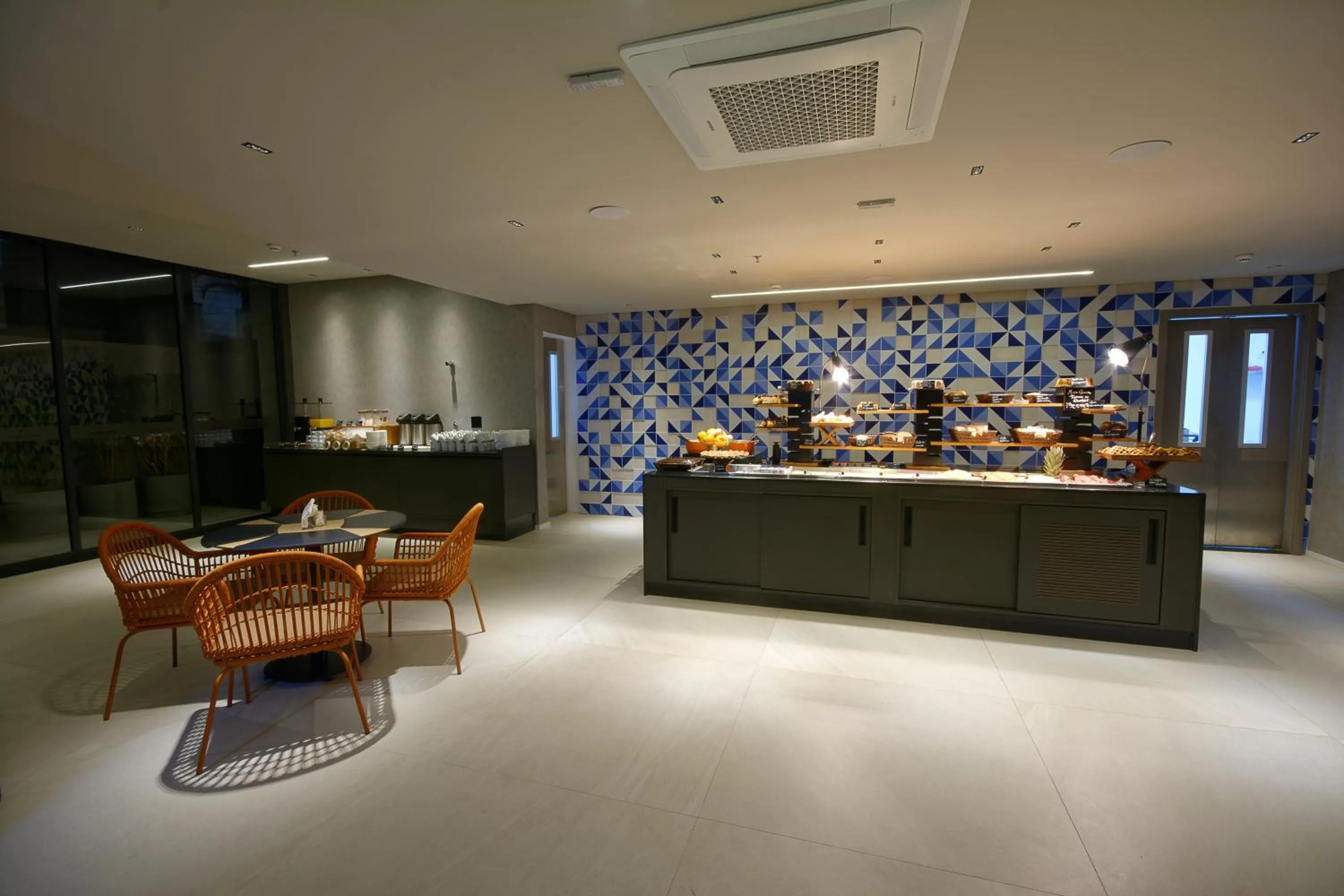 Golden Tower Express Nações Unidas by Fênix Hotéis