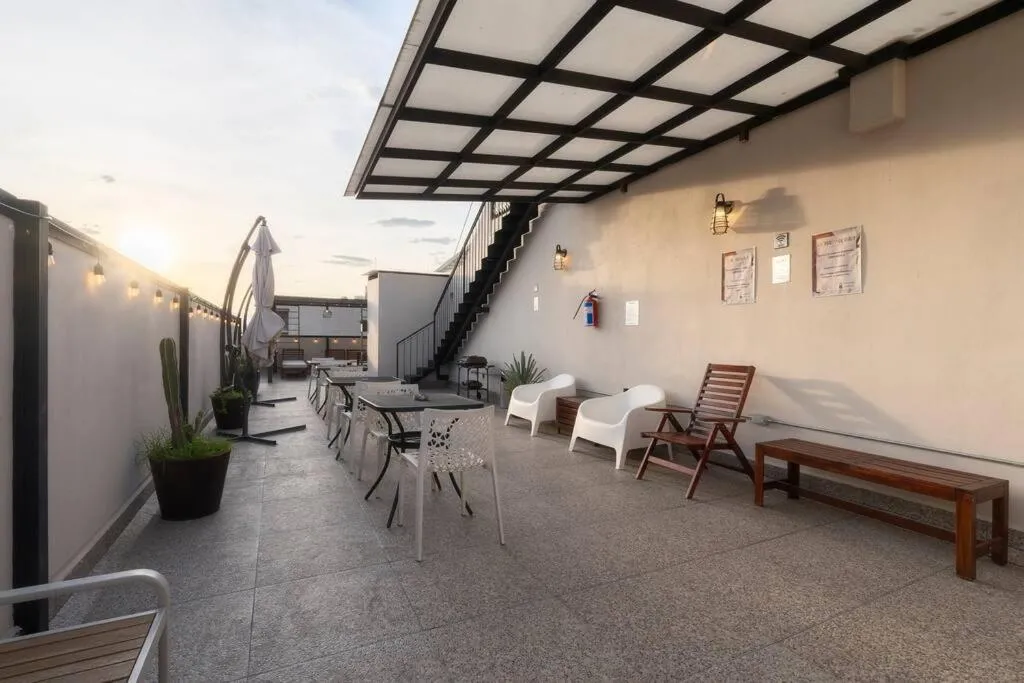 301 Historic building 1Bdrm 1bath AC Rooftop