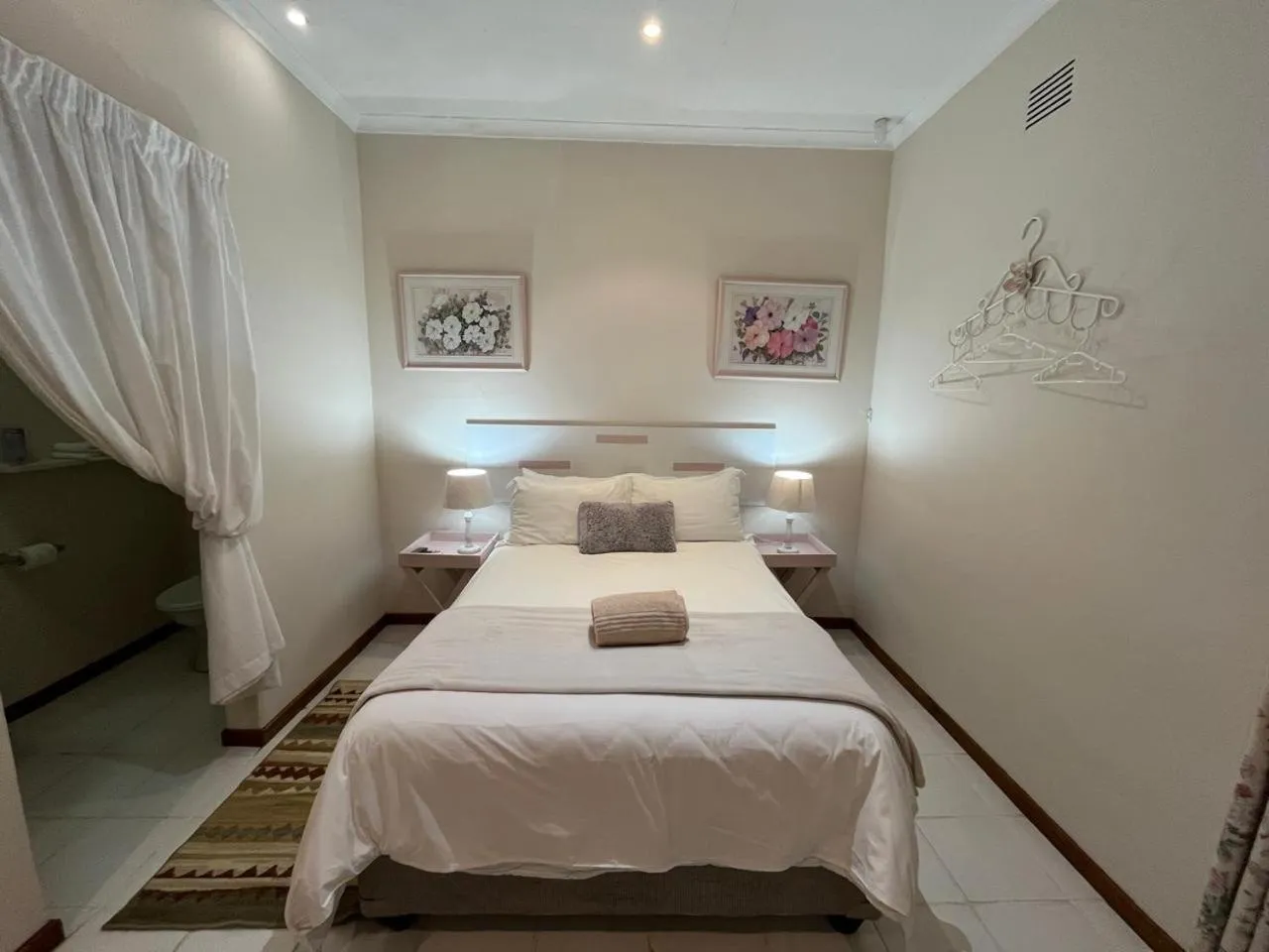 Bed in The Guest House Pongola