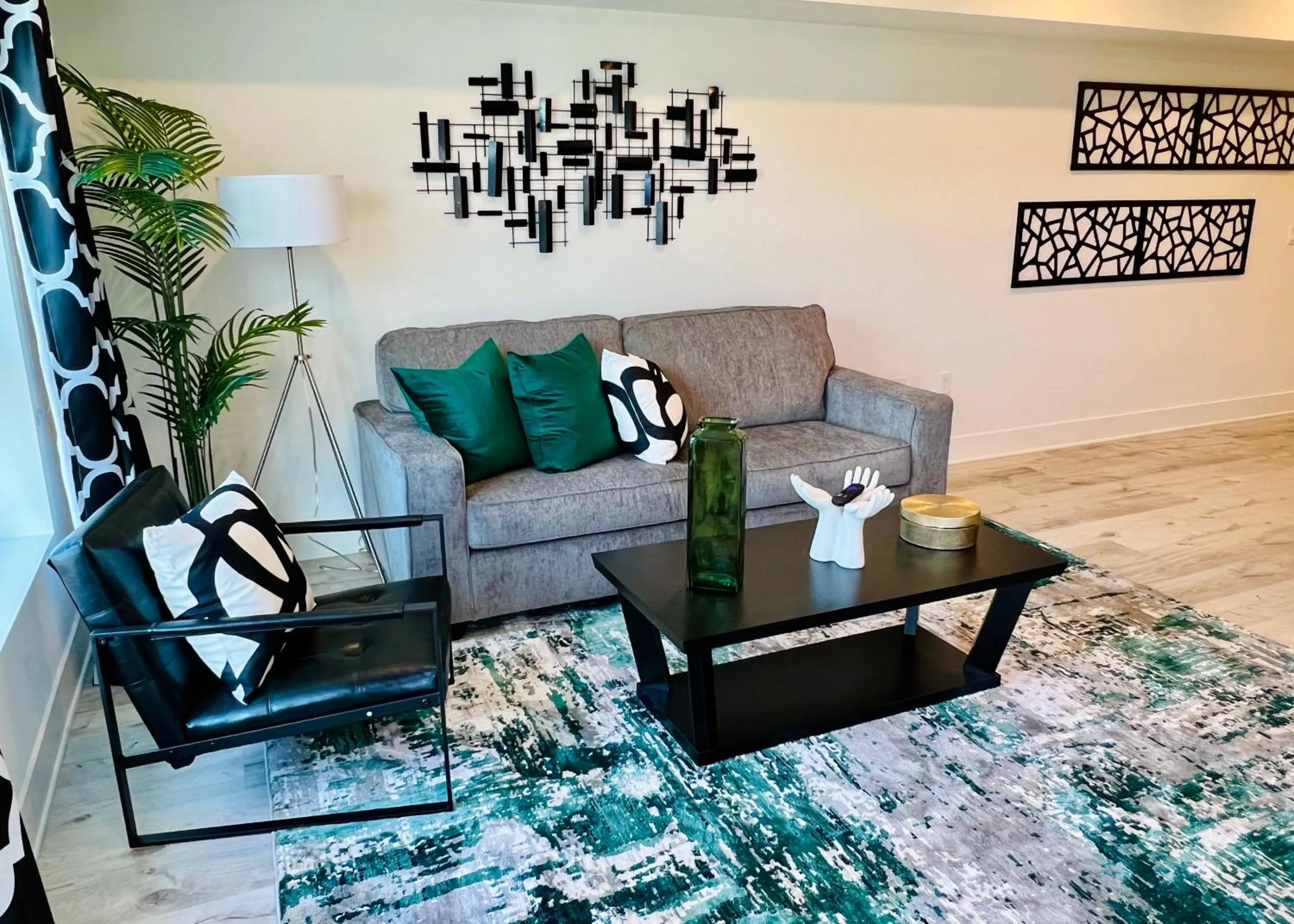 Century City Chic 4 sleep free parking 402