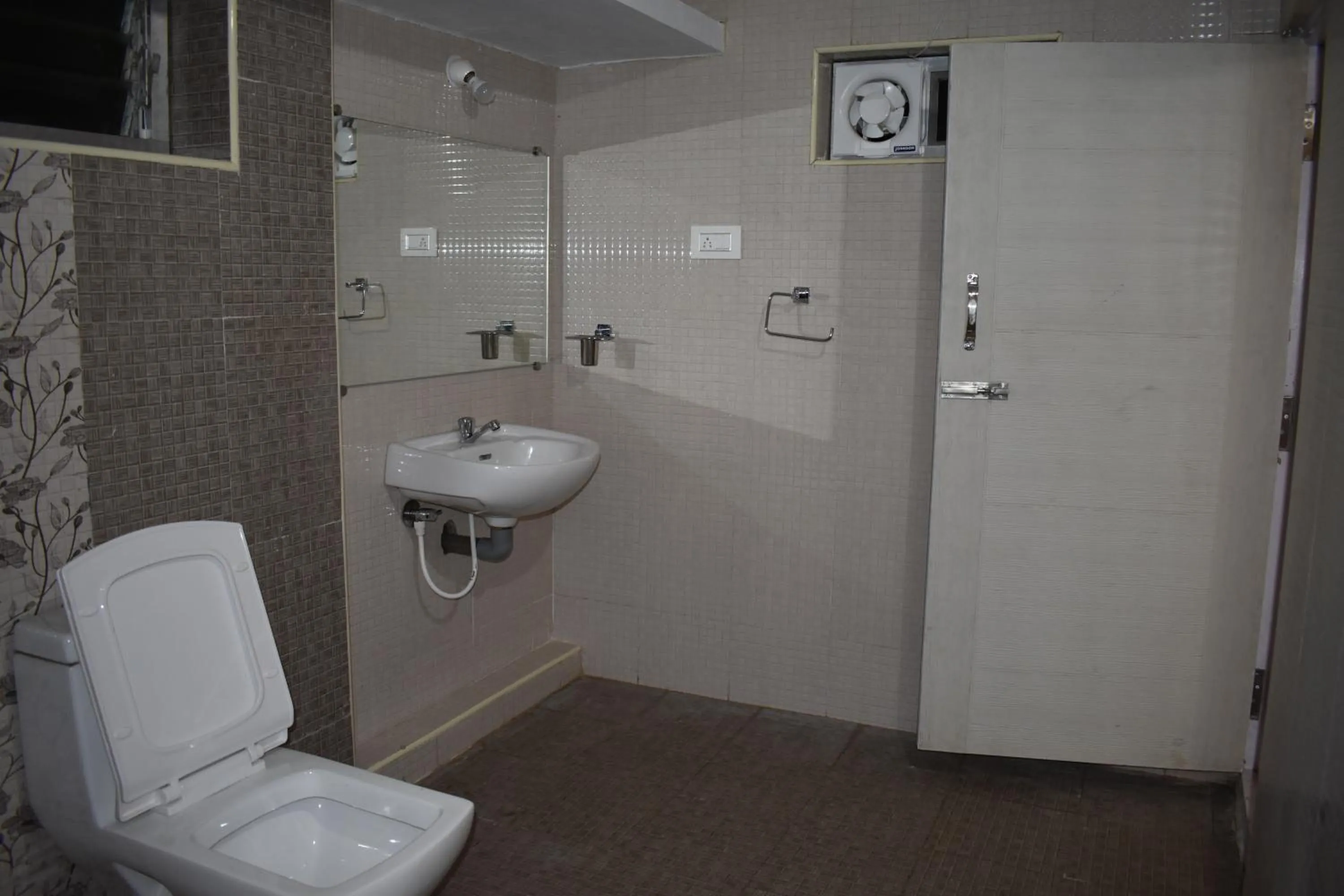 Bathroom in Hotel Sri Balaji
