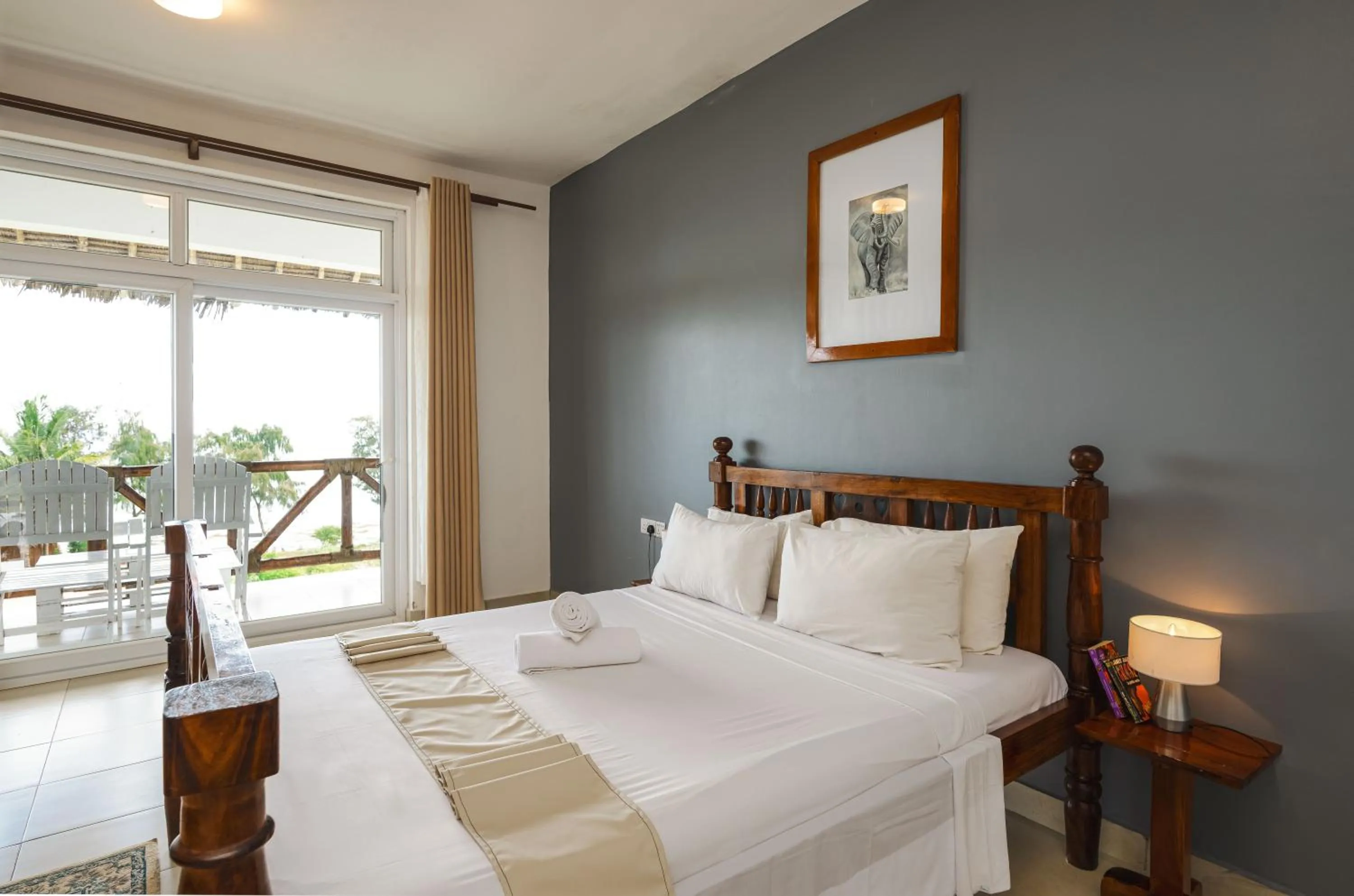 Bed in Tanzanite Beach Resort