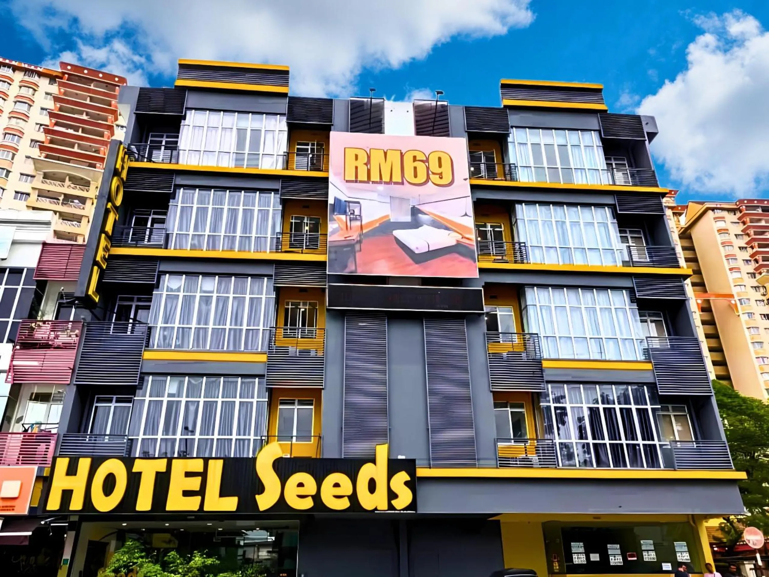 Property building in Seeds Hotel Puchong Koi