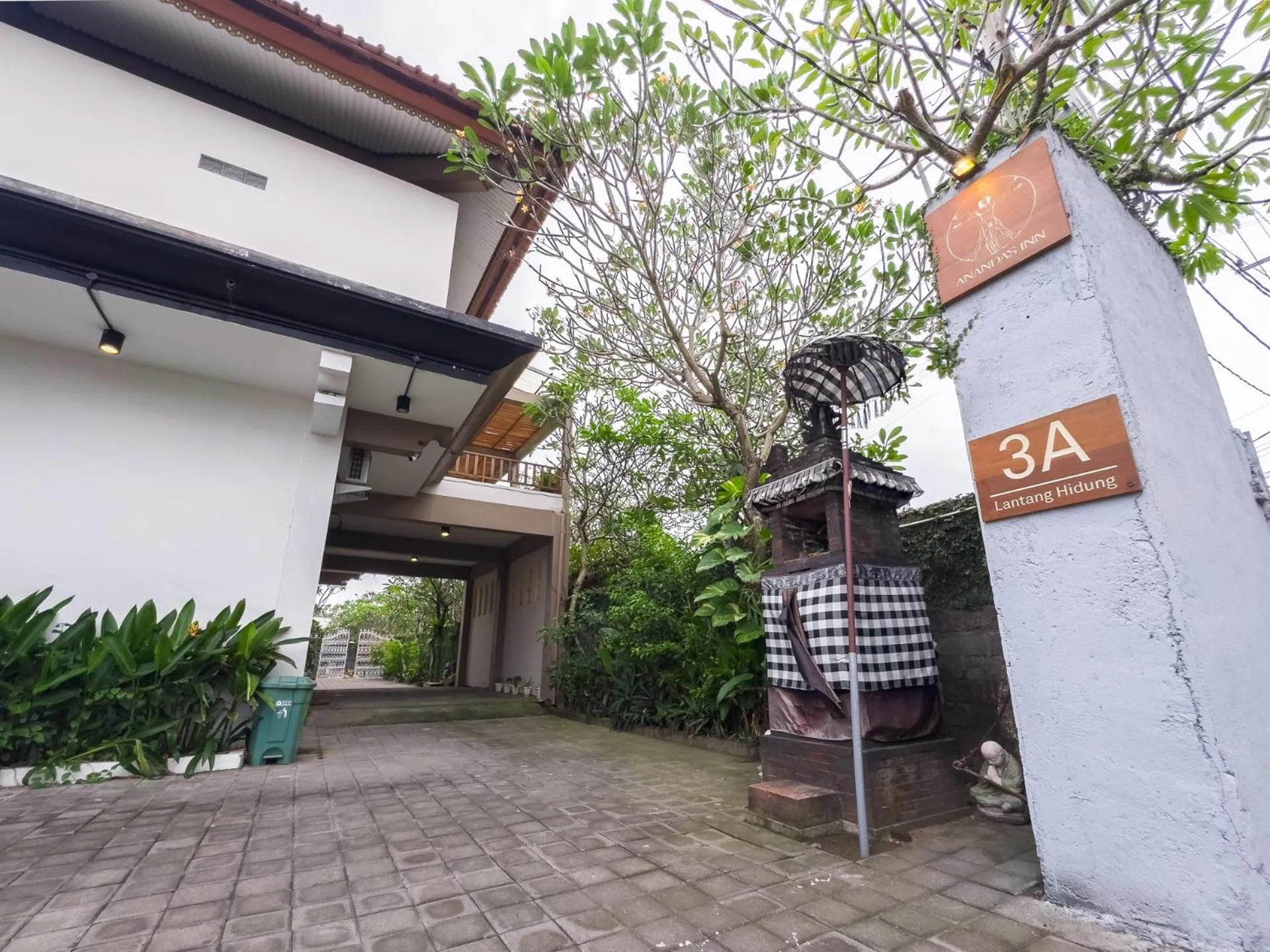 Parking in Ananda's Sanur by ABM