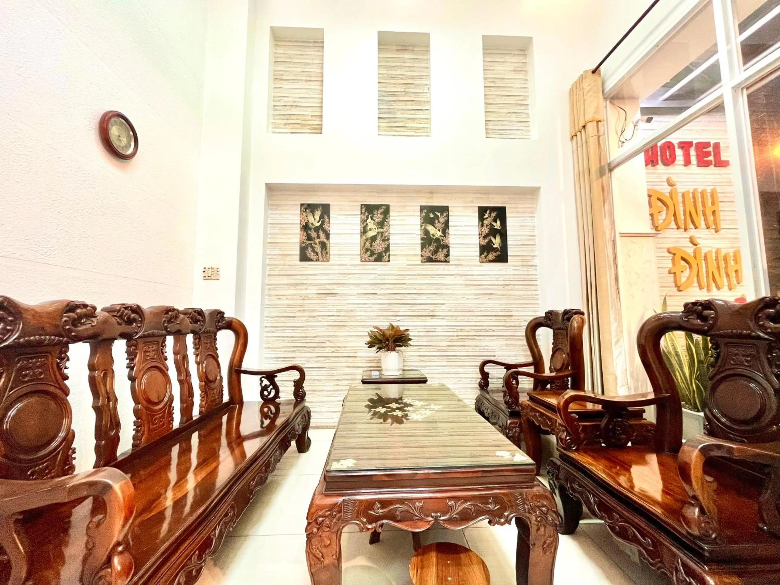 Living room in DINH DINH 2 AIRPORT HOTEL