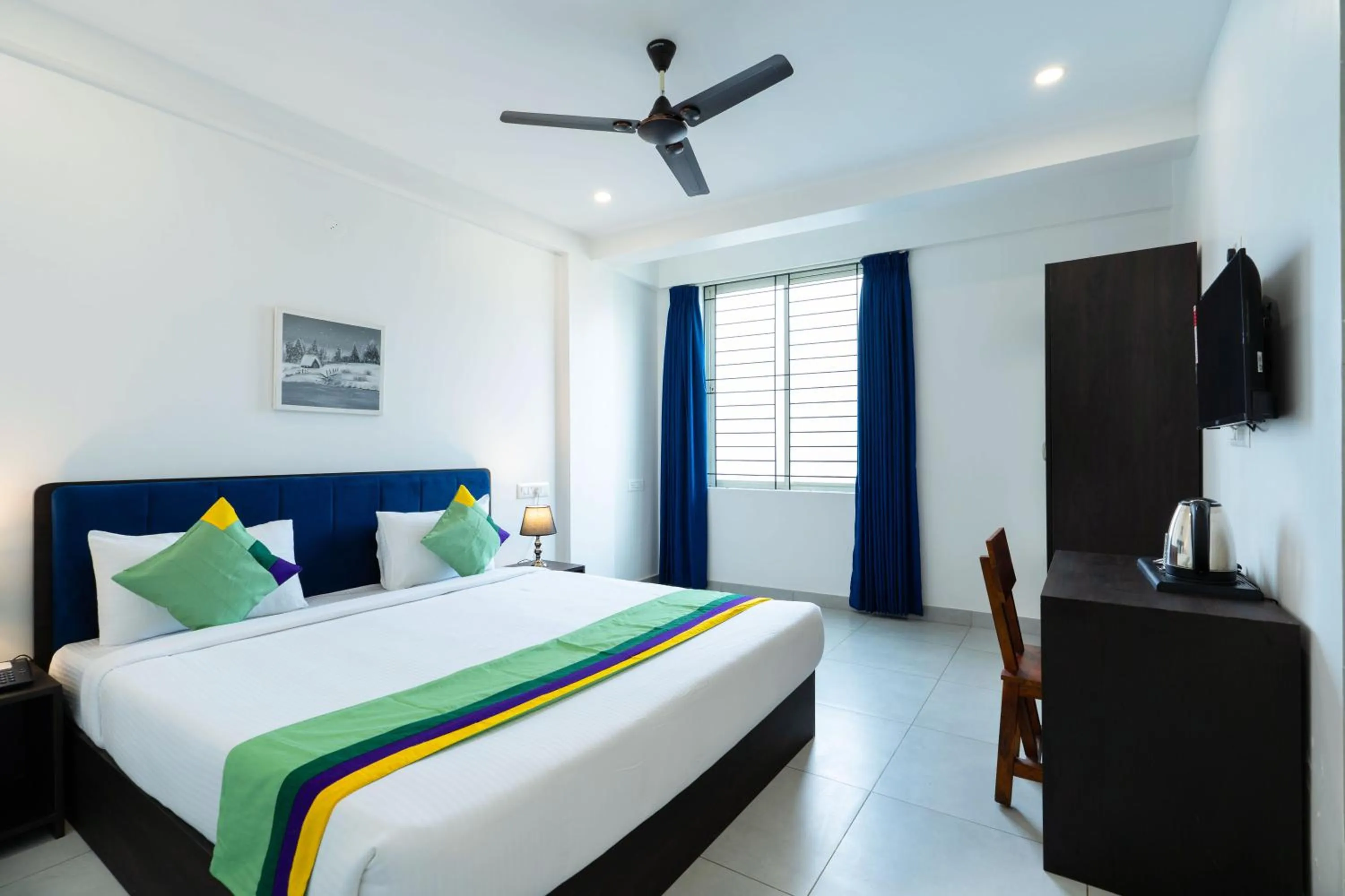 Bedroom, Bed in Treebo The Grand Skyla, Malleshwaram