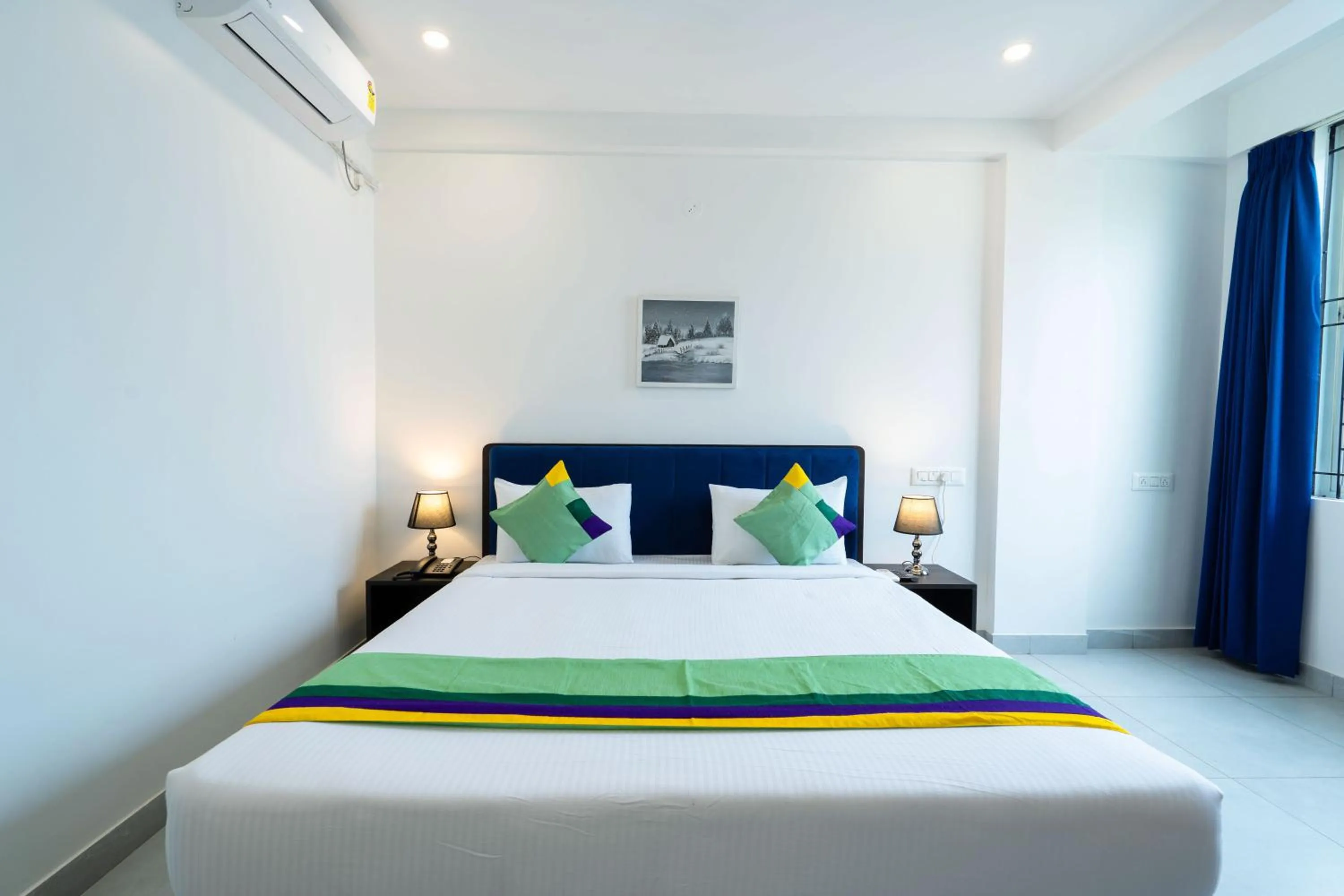 Bedroom, Bed in Treebo The Grand Skyla, Malleshwaram