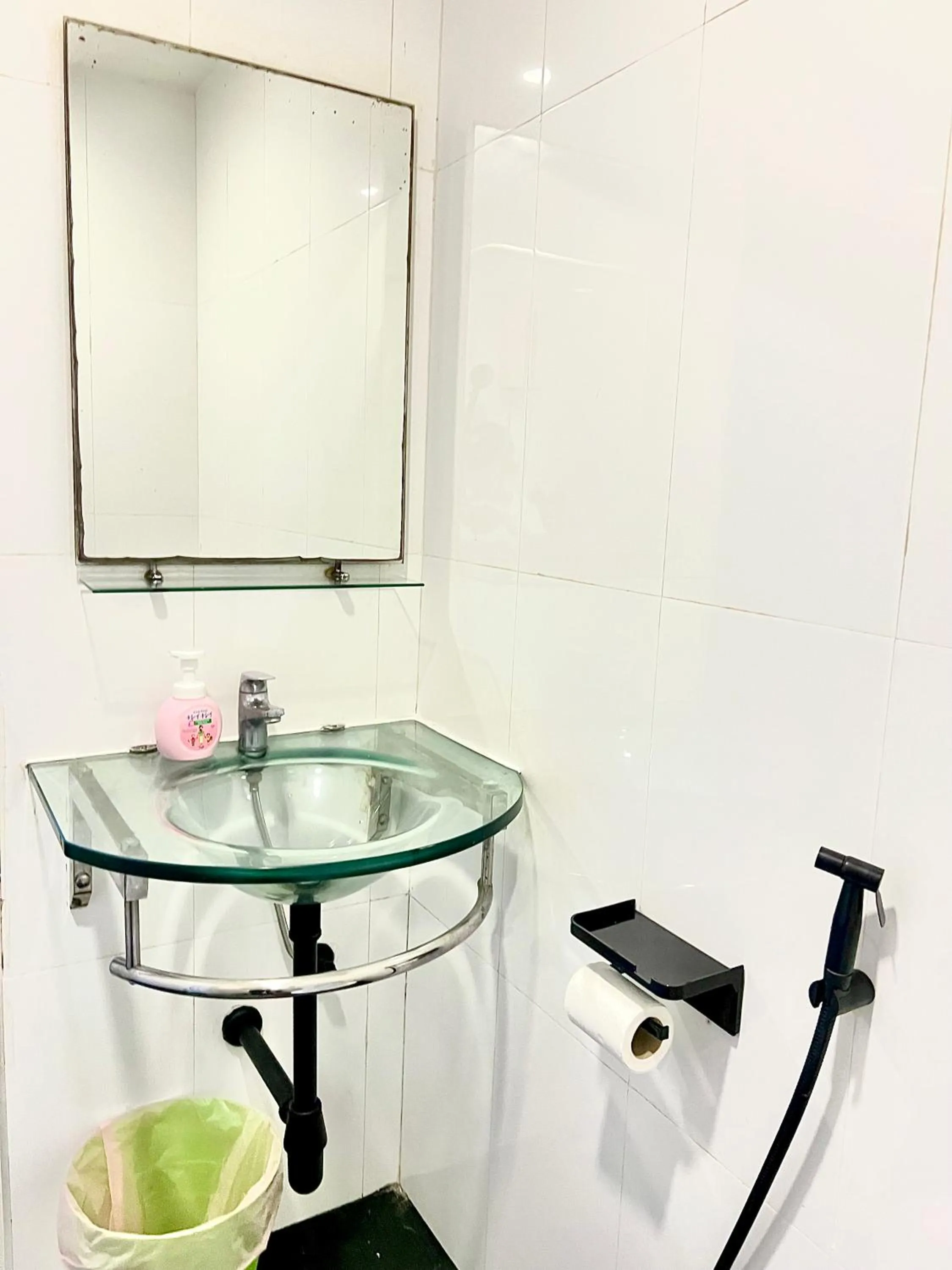 Bathroom in Silom Dynasty Hostel