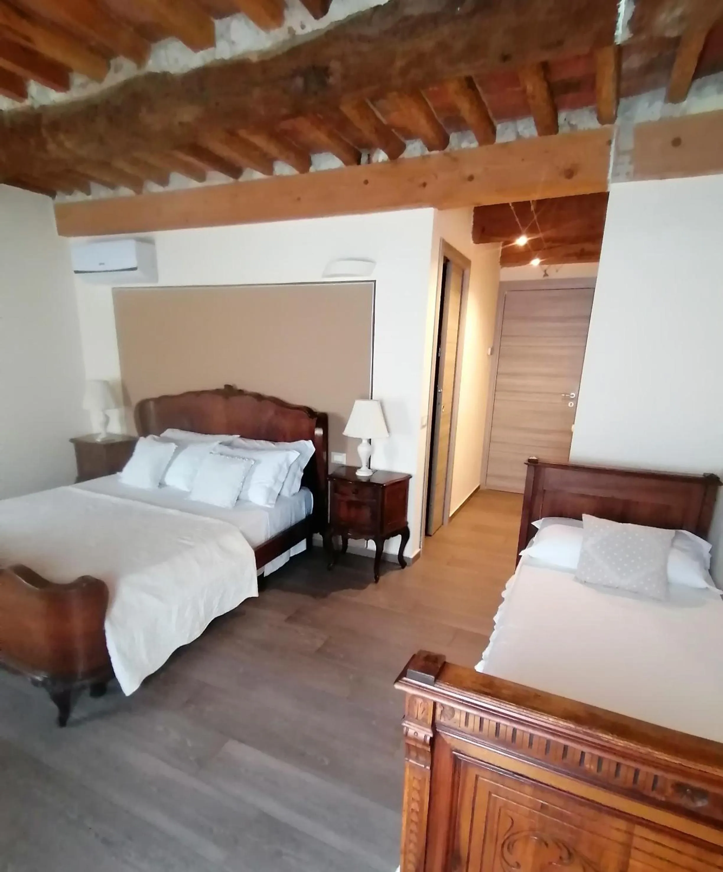 Bed in B&B La Bella Lucca