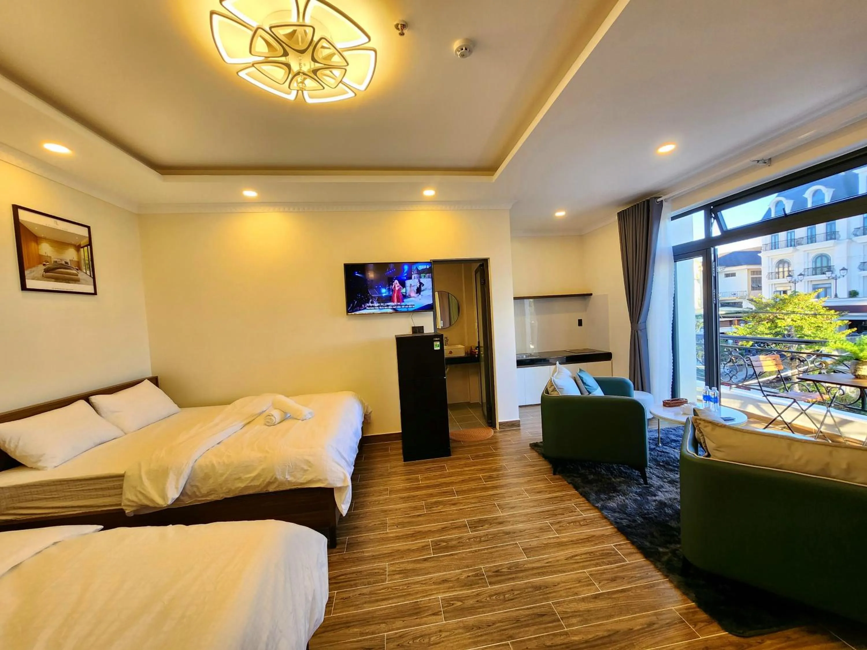 TV and multimedia in K'SOL - Hotel & Apartment