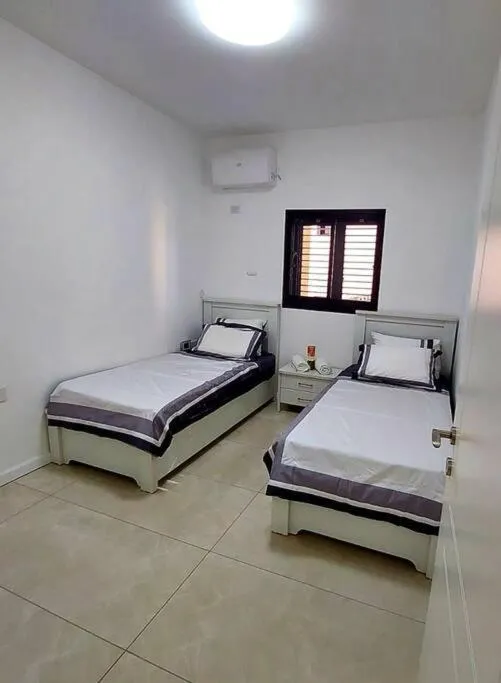 1 BR Apartment in Jerusalem Estates with Mamad