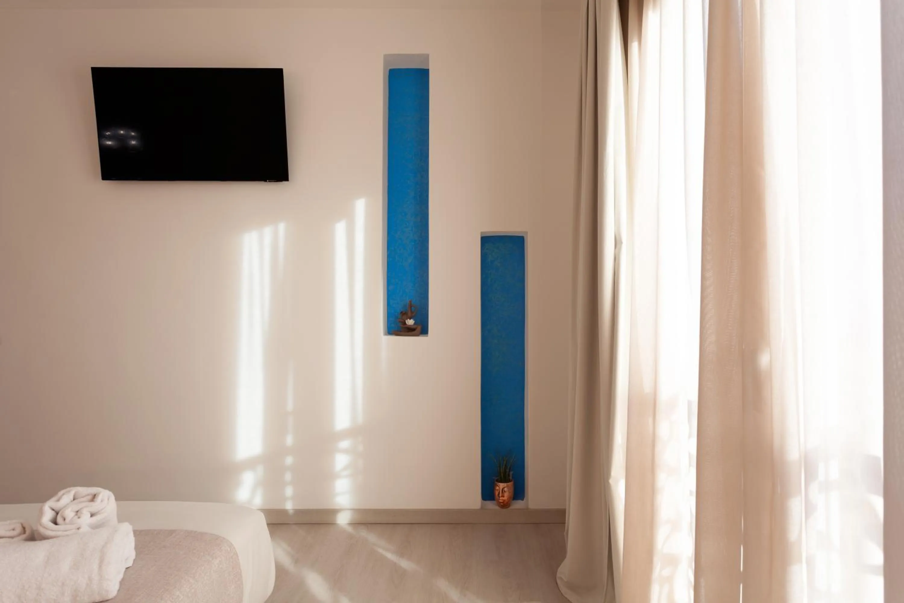 Photo of the whole room, Bed in Glorian Hotel