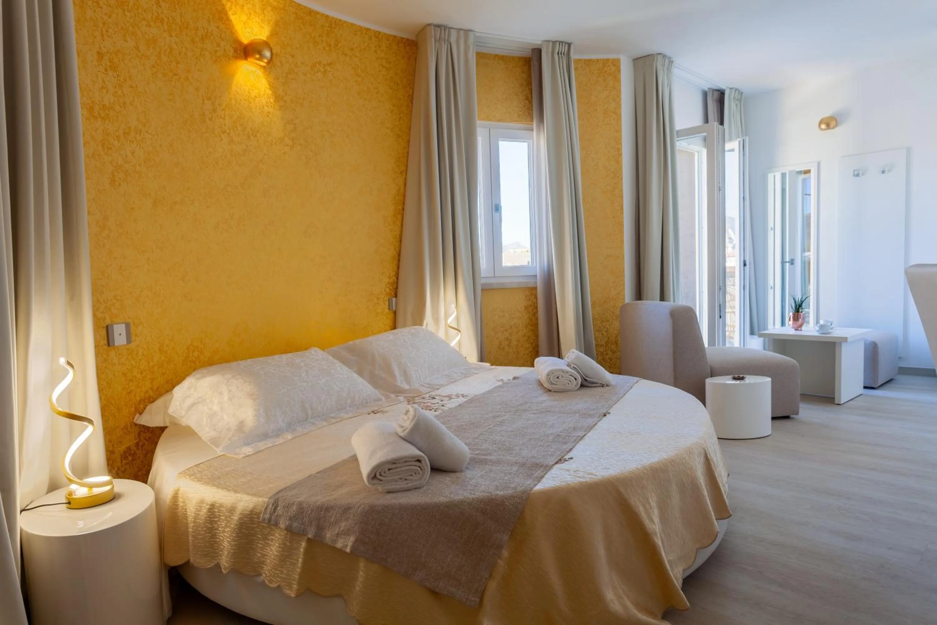 Bedroom, Bed in Glorian Hotel