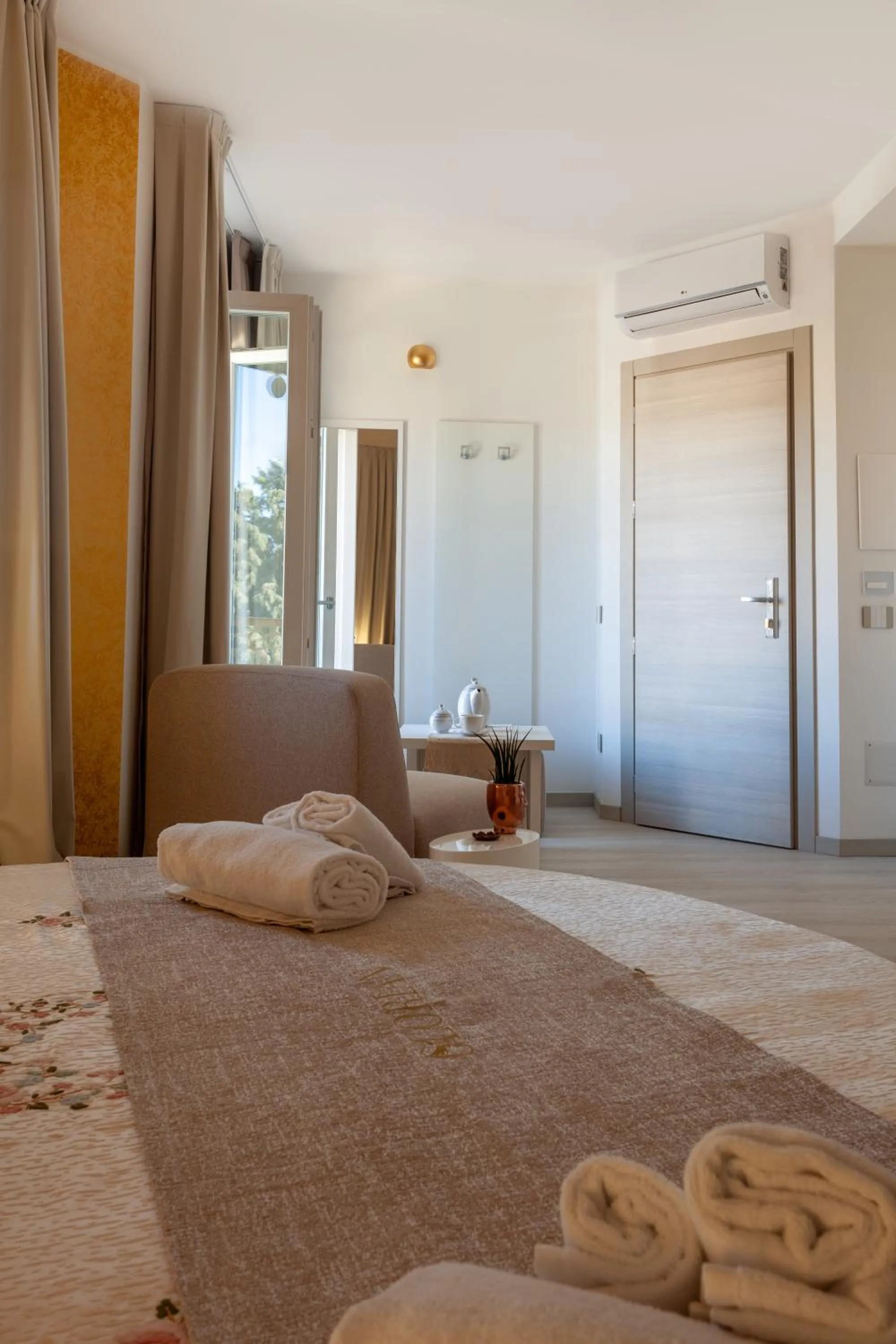 Bedroom, Bed in Glorian Hotel