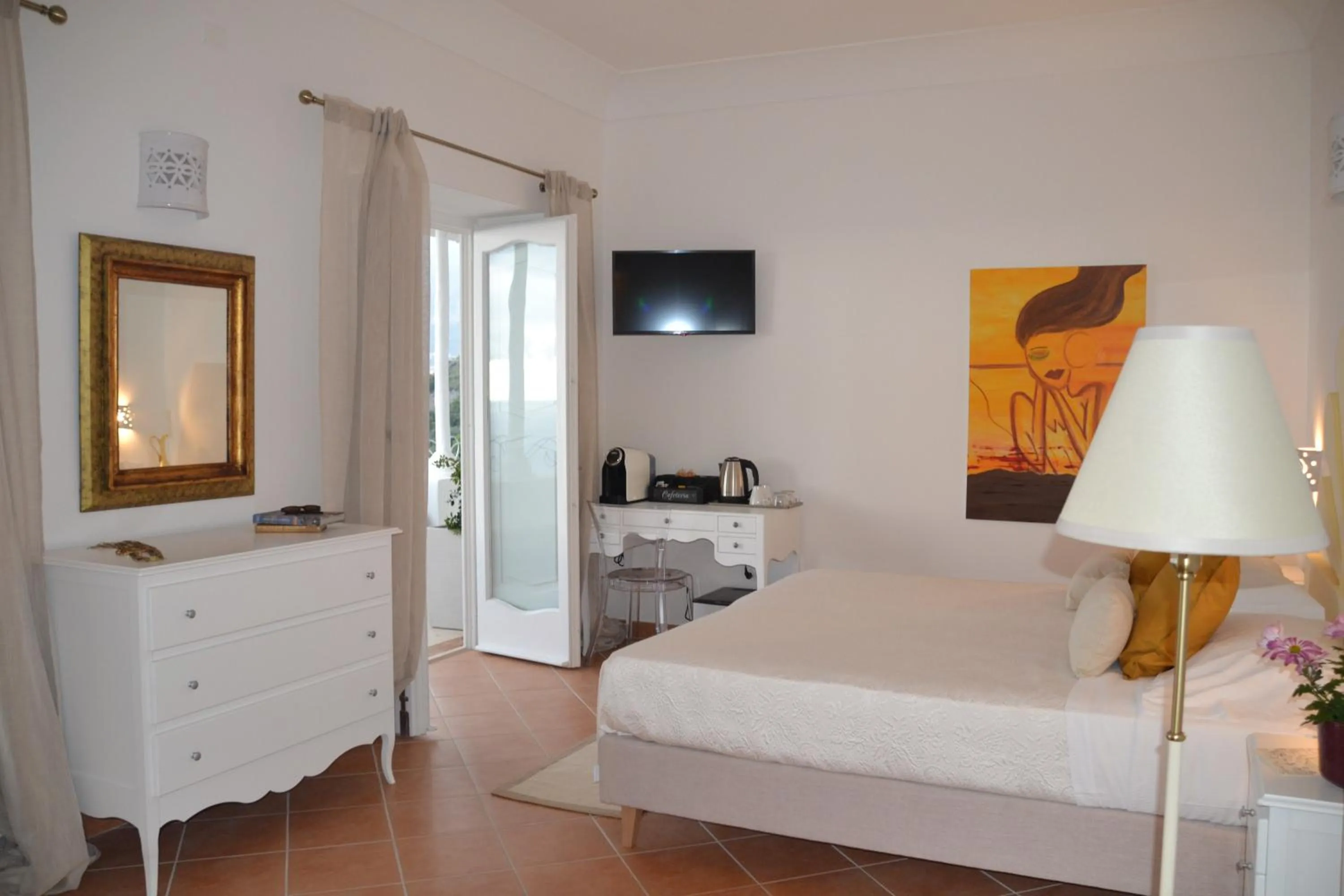 TV and multimedia, Bed in Villa Santa Chiara Positano Suites
