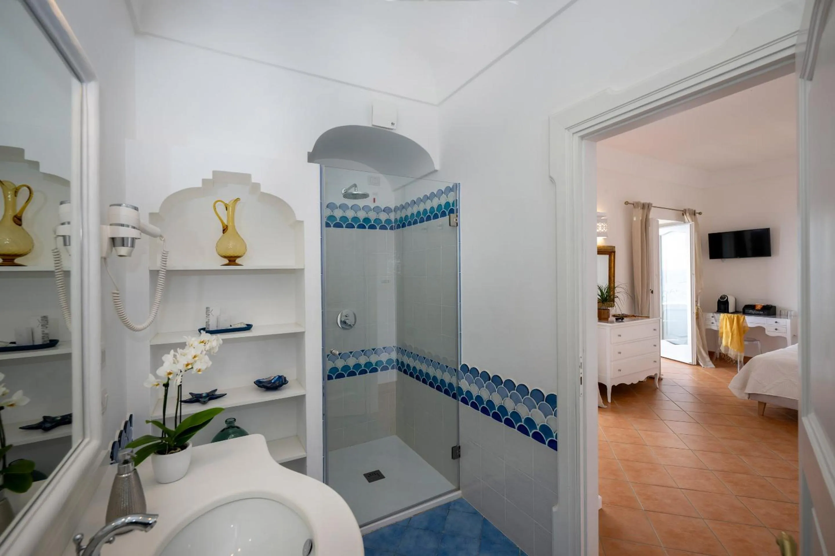 Bathroom in Villa Santa Chiara Positano Suites